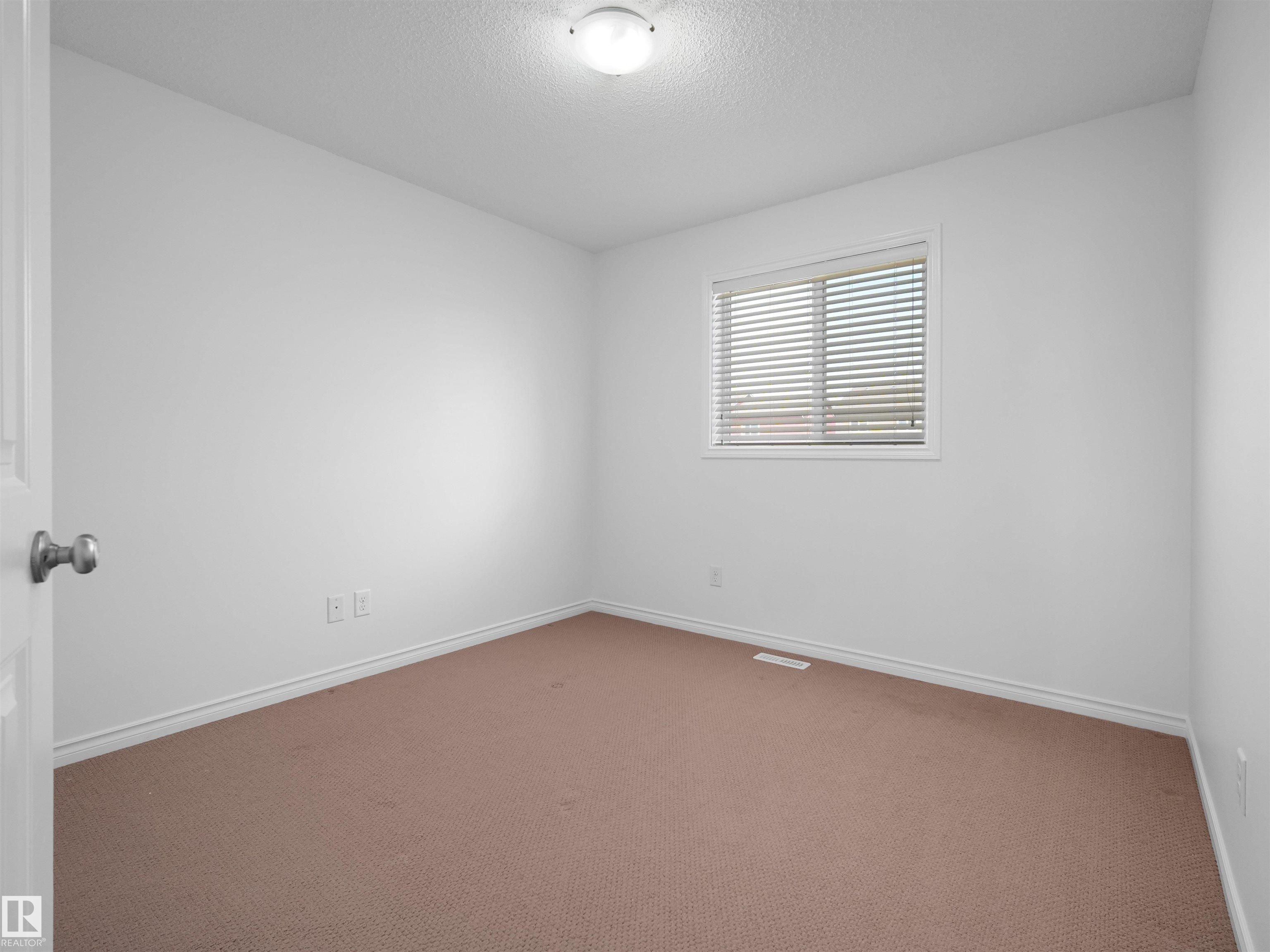 https://zimg.paragon.ice.com/ParagonImages/Property/PM/RAE/225401091/34/0/0/ec4002ee289d54ea5721f1007fd359da/1/a3c4e6adef8272abfc58e6fb758a8dd2/225401091-09f213e6-fbb8-480b-b153-7f971ba1de13.JPG