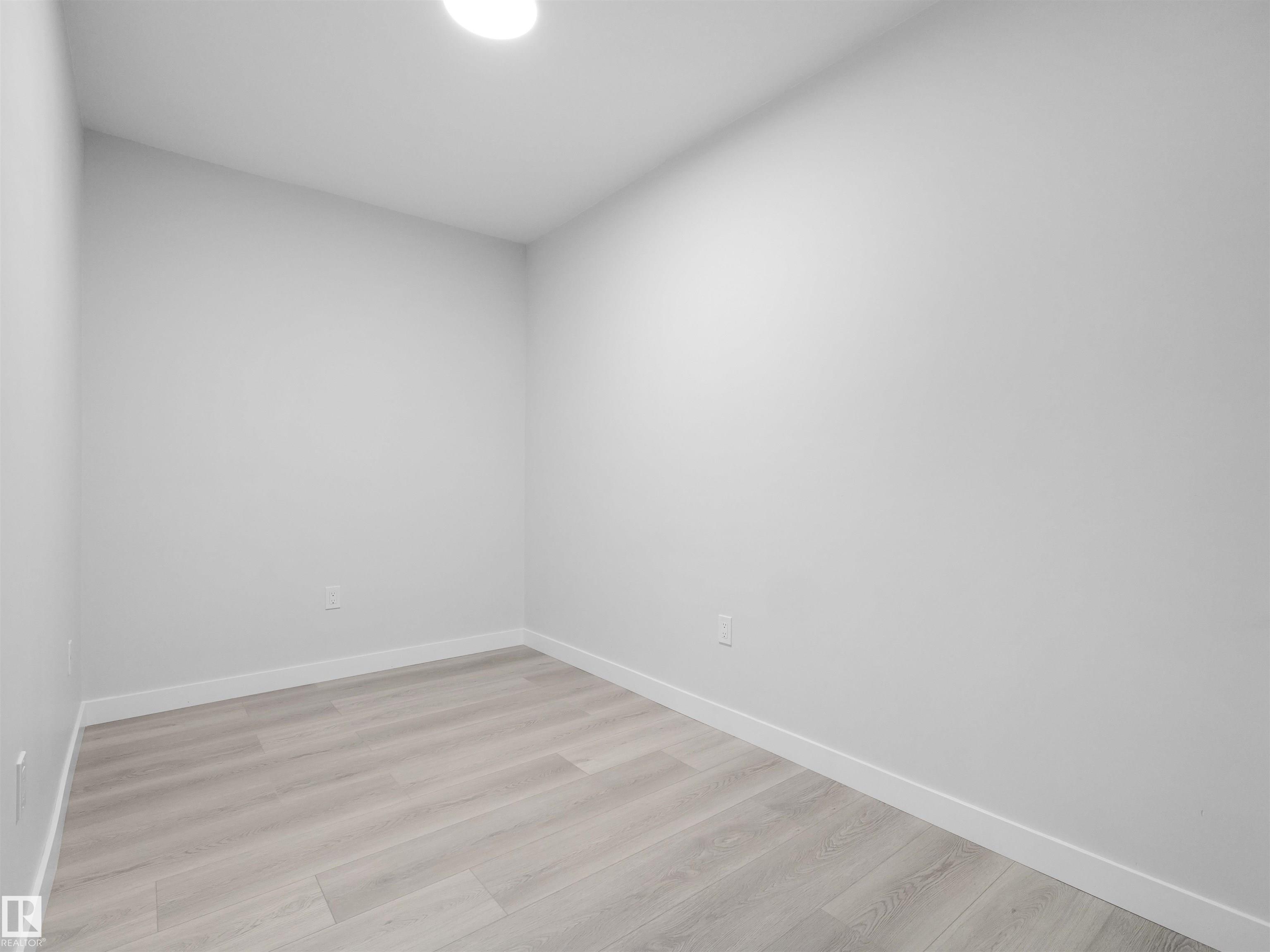 https://zimg.paragon.ice.com/ParagonImages/Property/PM/RAE/225401091/51/0/0/2f545e18129f930e05de1b3909f559ed/1/a3c4e6adef8272abfc58e6fb758a8dd2/225401091-917474c4-fbe7-4ada-9c4c-1595f4ad8c74.JPG