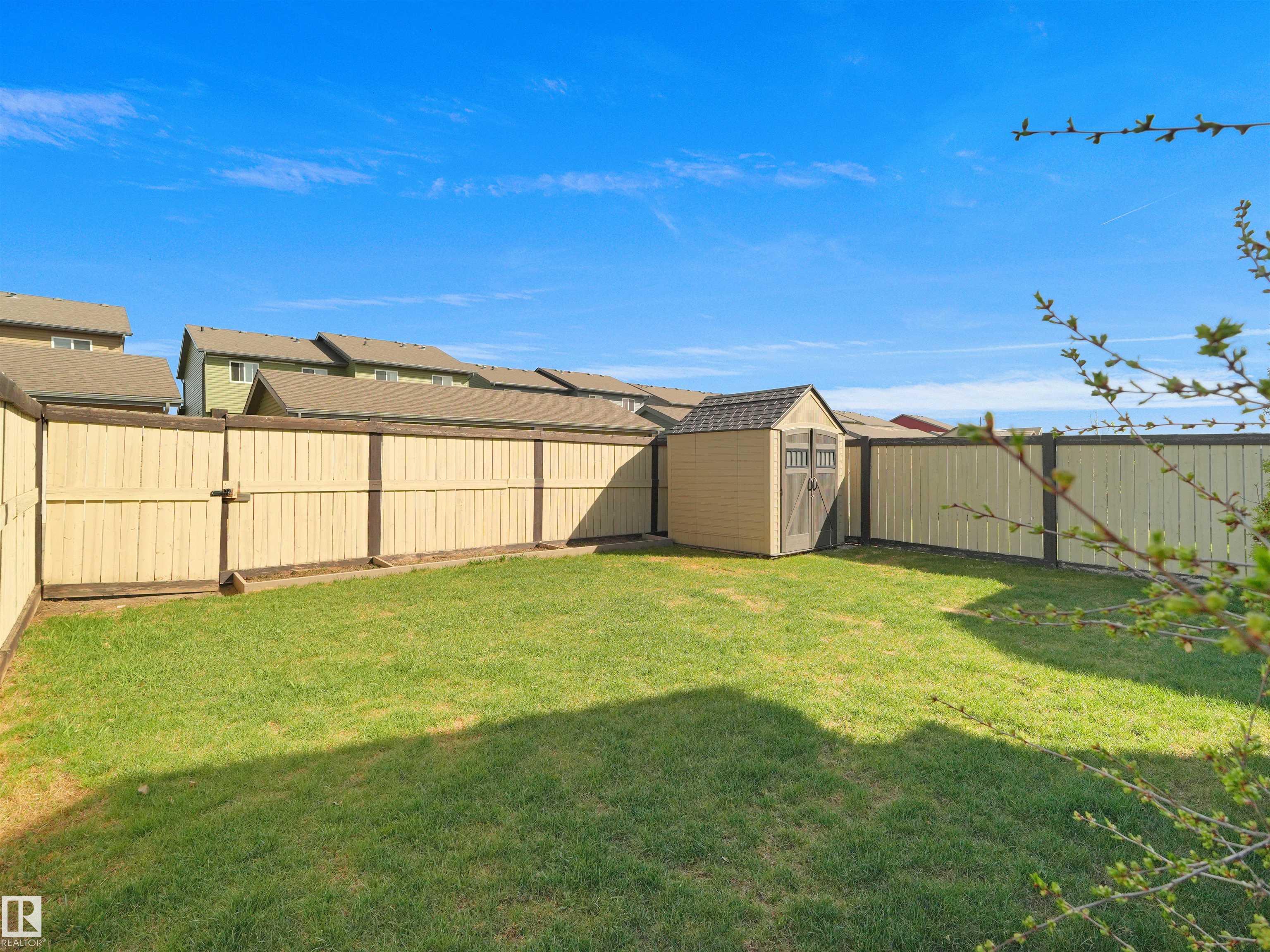 https://zimg.paragon.ice.com/ParagonImages/Property/PM/RAE/225401091/57/0/0/82b3d04f52a43d5d5906f5a99827afb2/1/a3c4e6adef8272abfc58e6fb758a8dd2/225401091-f41c8826-d61f-4ff6-b467-1f699970ec27.JPG