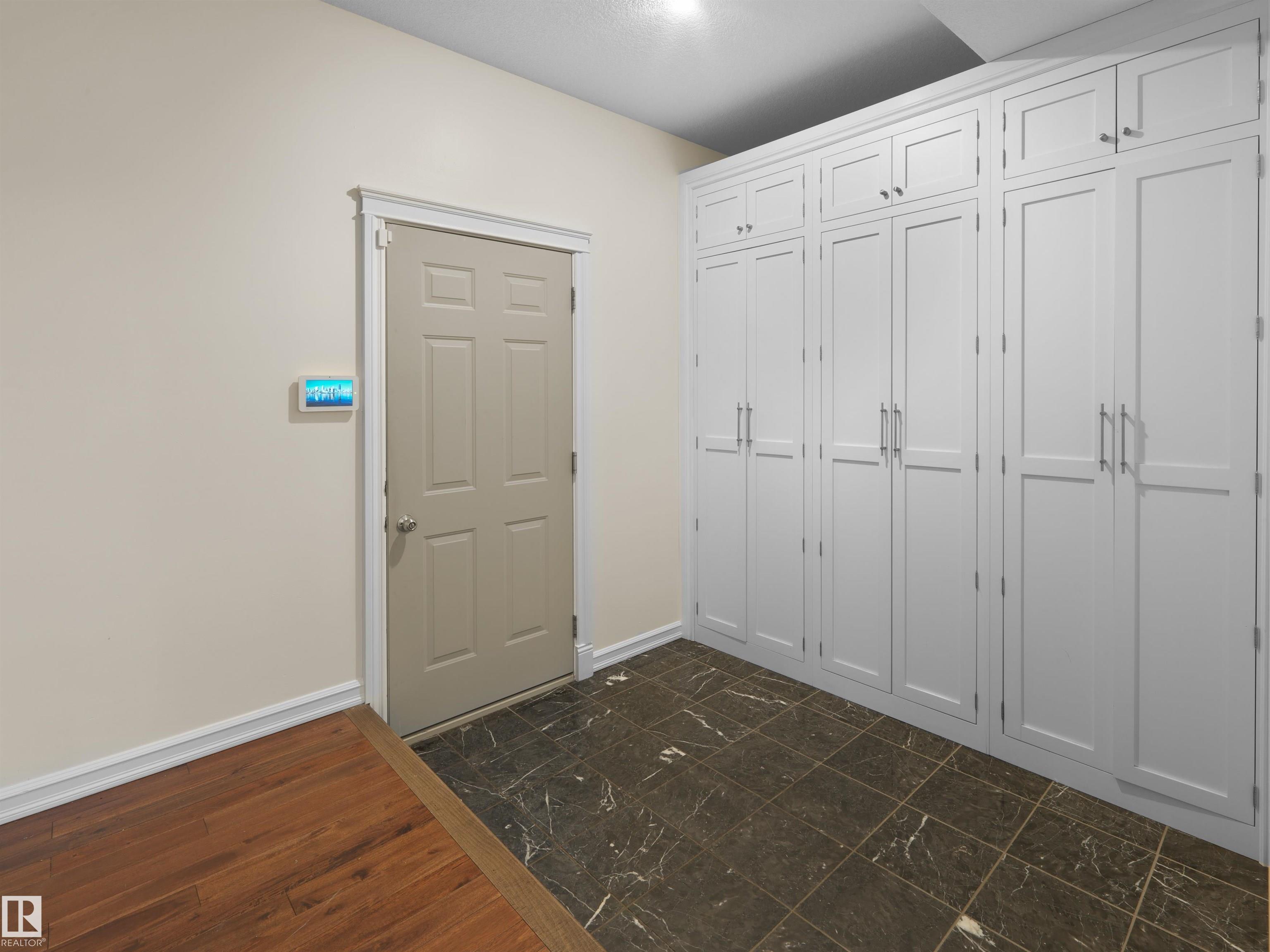 https://zimg.paragon.ice.com/ParagonImages/Property/PM/RAE/225401093/16/0/0/a247d8b91037454537f702d48c8721bf/1/a355d0ea8e642551f32e9c2a0e98400e/225401093-7f1c1c62-5b5a-4e4b-ac13-f2d402206597.JPG