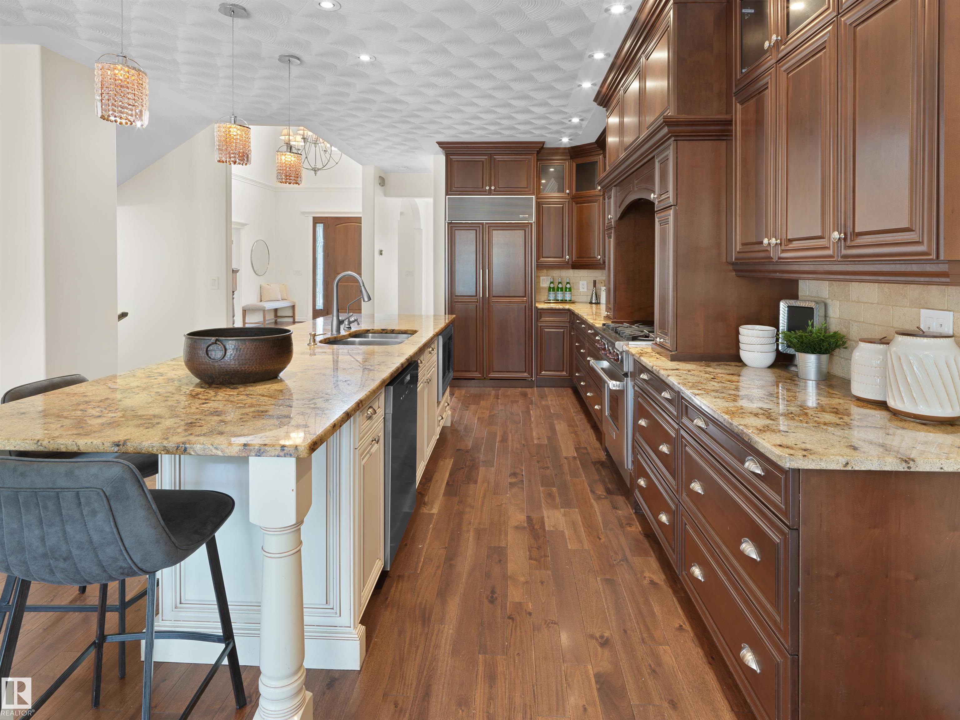 https://zimg.paragon.ice.com/ParagonImages/Property/PM/RAE/225401093/7/0/0/1dd893687ba33228ad53dd7a15a53a2d/1/a355d0ea8e642551f32e9c2a0e98400e/225401093-db8fabd0-620b-45e7-aef8-67600af2f6b2.JPG