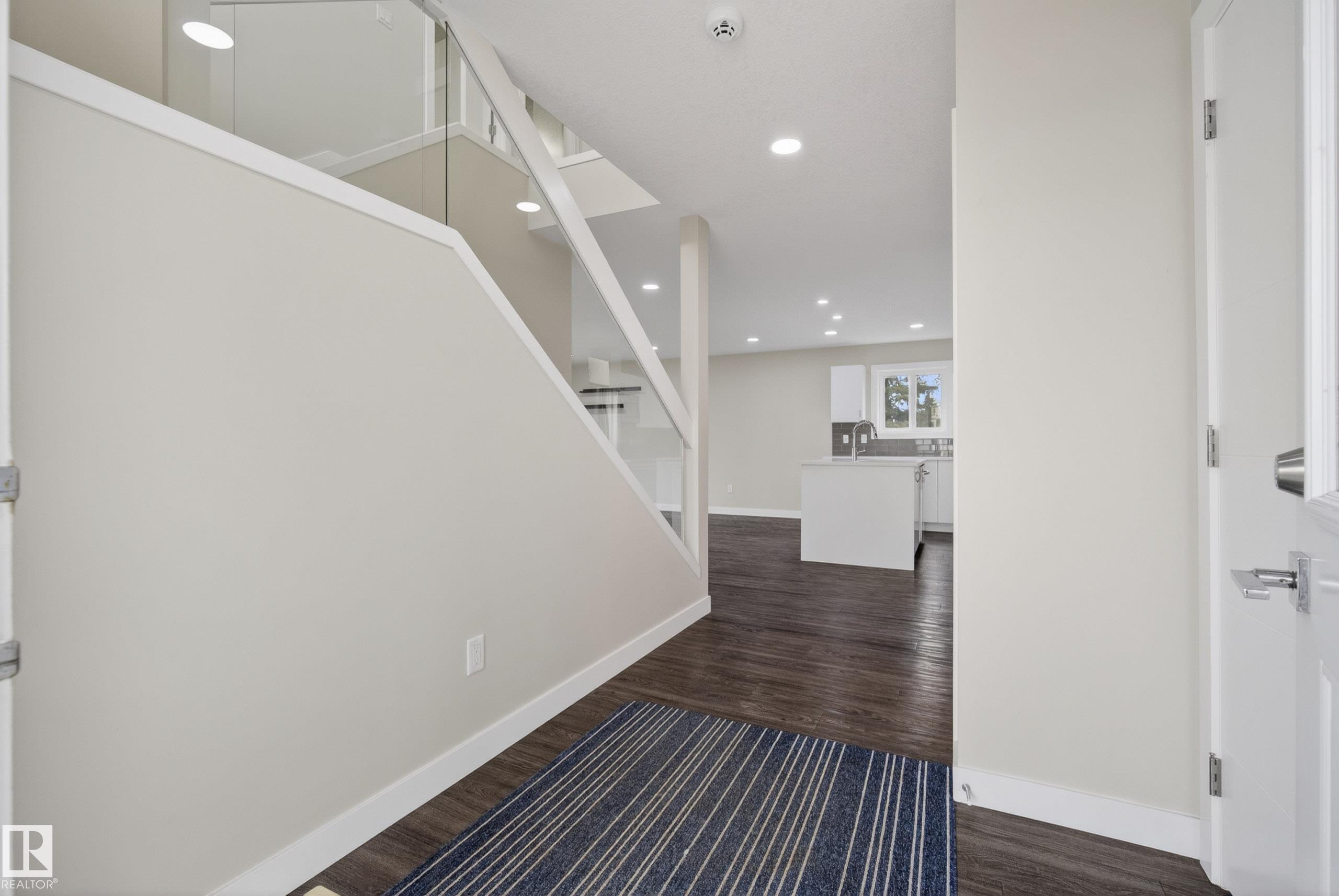 https://zimg.paragon.ice.com/ParagonImages/Property/PM/RAE/225401094/12/0/0/9efe28f9000333f1cec7fcbe17976d56/1/499a02e48d0934ad8c02ebd9dd56f912/225401094-248c9a5f-4db0-41ba-8b87-d3a9758c9fe6.JPG