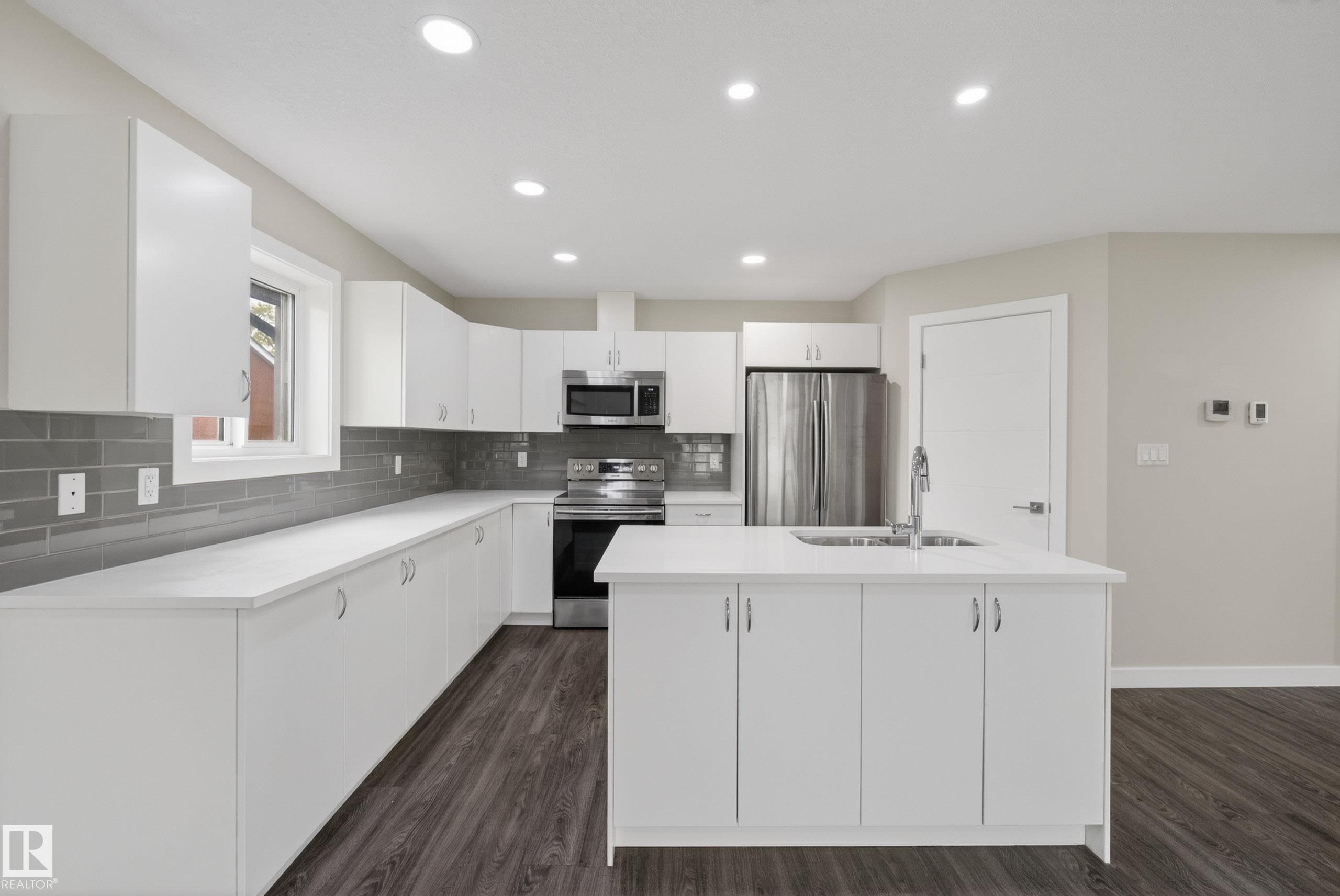 https://zimg.paragon.ice.com/ParagonImages/Property/PM/RAE/225401094/15/0/0/7eaa37e10147ade43a17562ca2de9a5b/1/499a02e48d0934ad8c02ebd9dd56f912/225401094-83c47cb8-8014-40c1-882d-2e04c8d499d2.JPG