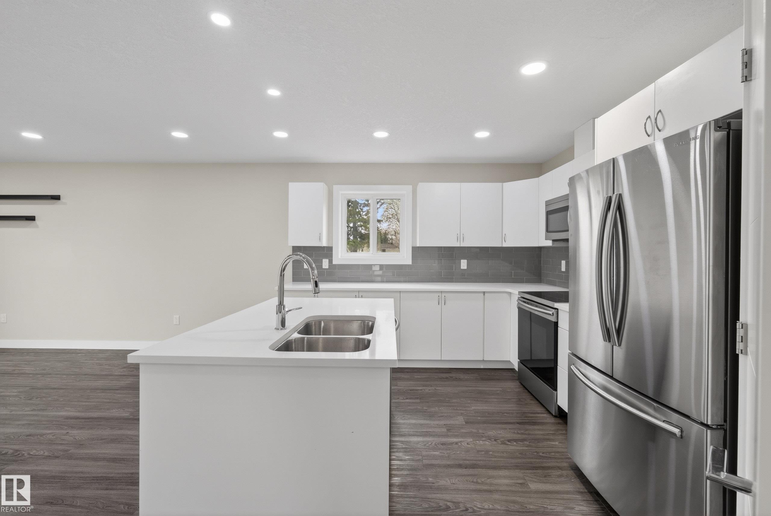 https://zimg.paragon.ice.com/ParagonImages/Property/PM/RAE/225401094/16/0/0/458169d4eada33f541a83972e8fdf70c/1/499a02e48d0934ad8c02ebd9dd56f912/225401094-3039428f-7107-4dbd-966d-5978f1ca6cf9.JPG