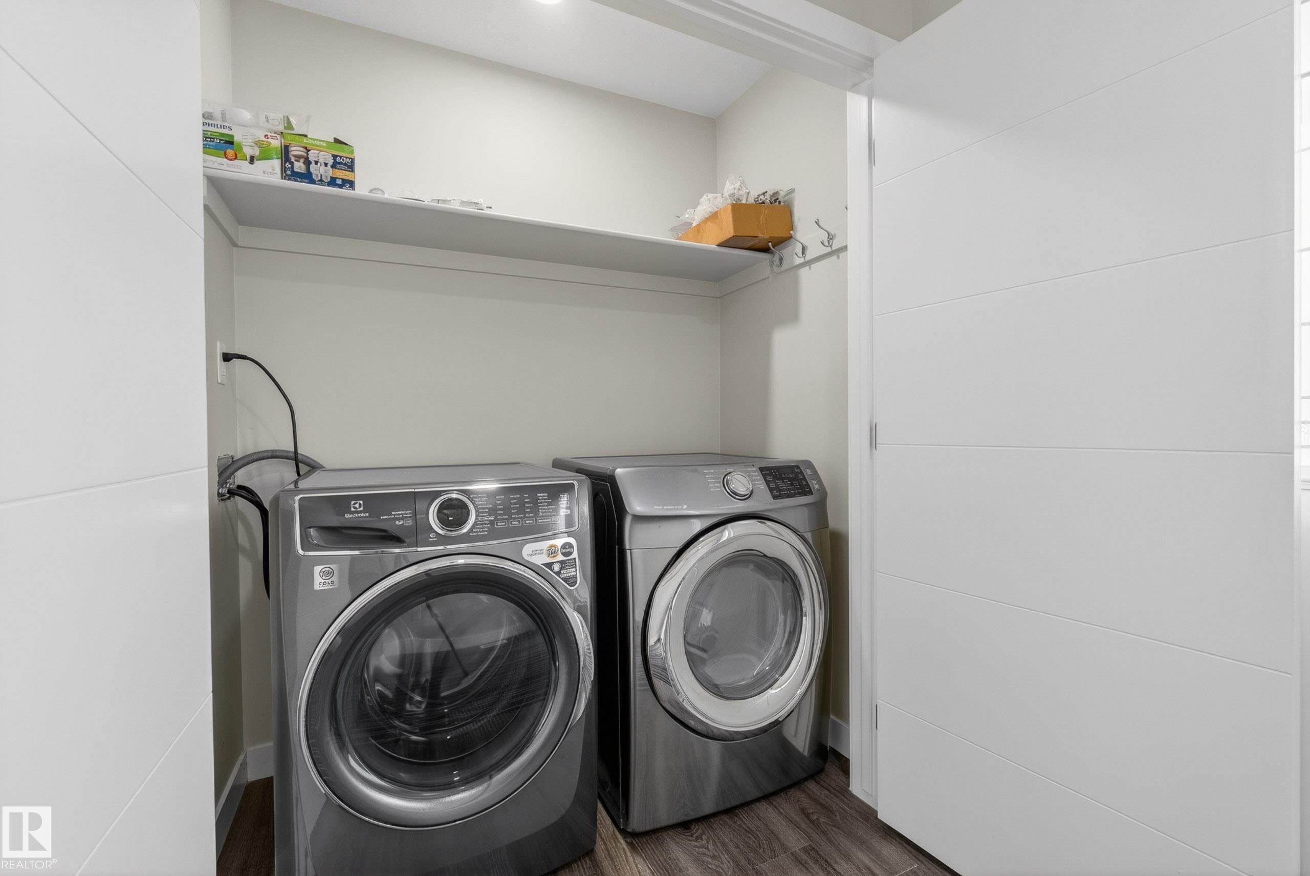 https://zimg.paragon.ice.com/ParagonImages/Property/PM/RAE/225401094/37/0/0/2743386538aef267266c71bc555e7b92/1/499a02e48d0934ad8c02ebd9dd56f912/225401094-9f36bdd7-2261-4070-acab-db0fbe16231a.JPG