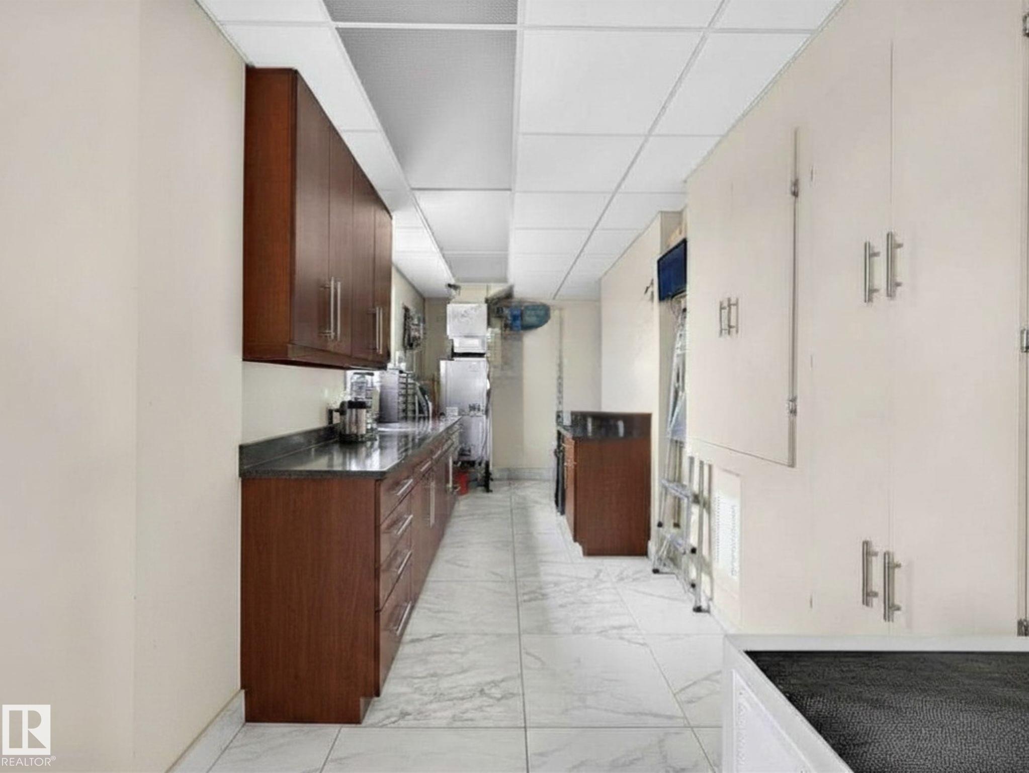 https://zimg.paragon.ice.com/ParagonImages/Property/PM/RAE/225401099/40/0/0/47c013c10c2f6d2457435018b34fba7d/1/b671d5ae6cbe4f688e932e2337b19817/225401099-f6c0d117-4577-4a9f-af6b-ac684eb2f36e.JPG