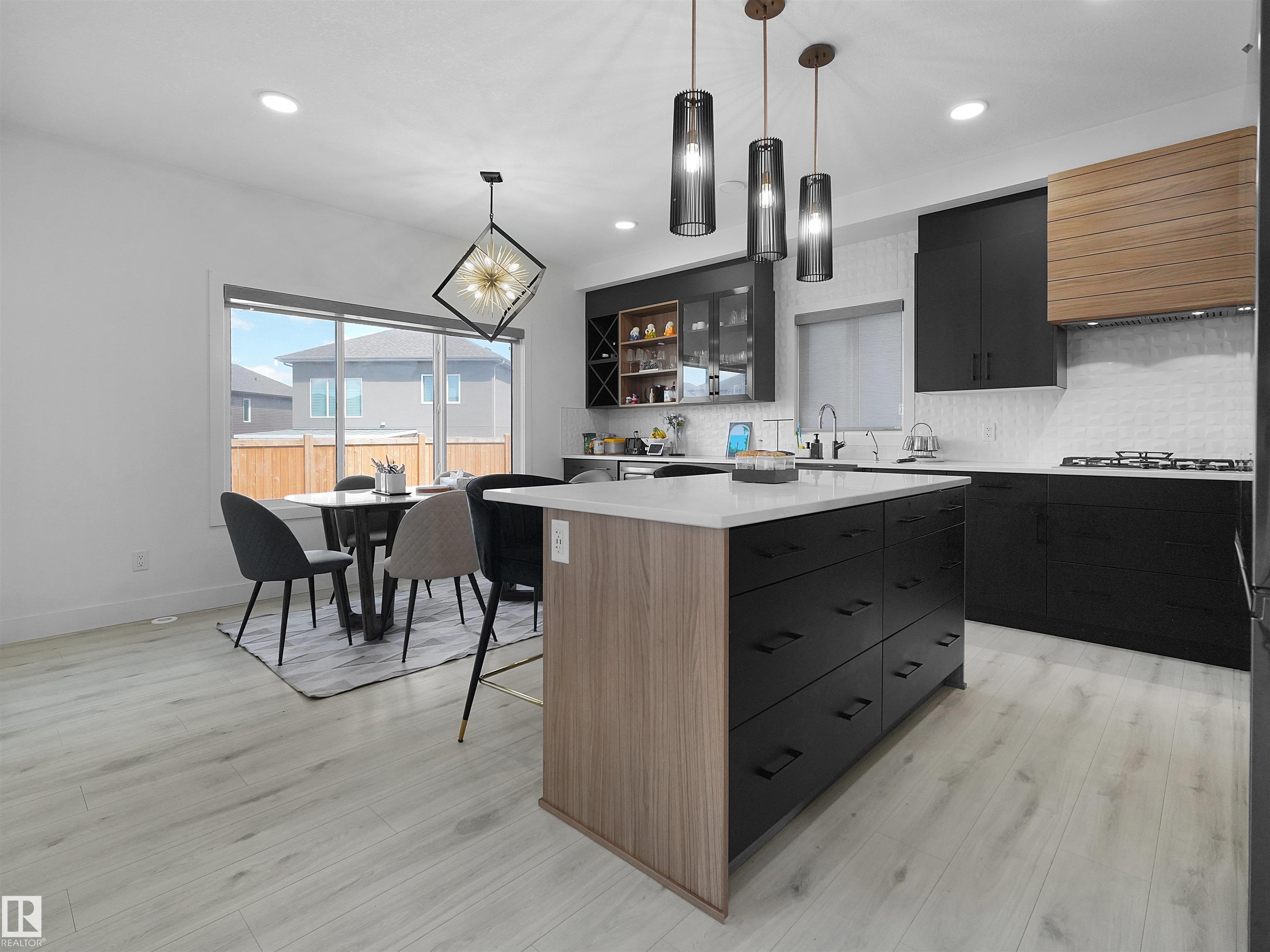https://zimg.paragon.ice.com/ParagonImages/Property/PM/RAE/225401102/14/0/0/ebde0e9e5aea9b2eef875b0131ad9da5/1/1f47a458adac42e50fb35b0c32685b22/225401102-581c5098-afed-408e-ad09-c5f80493f629.JPG