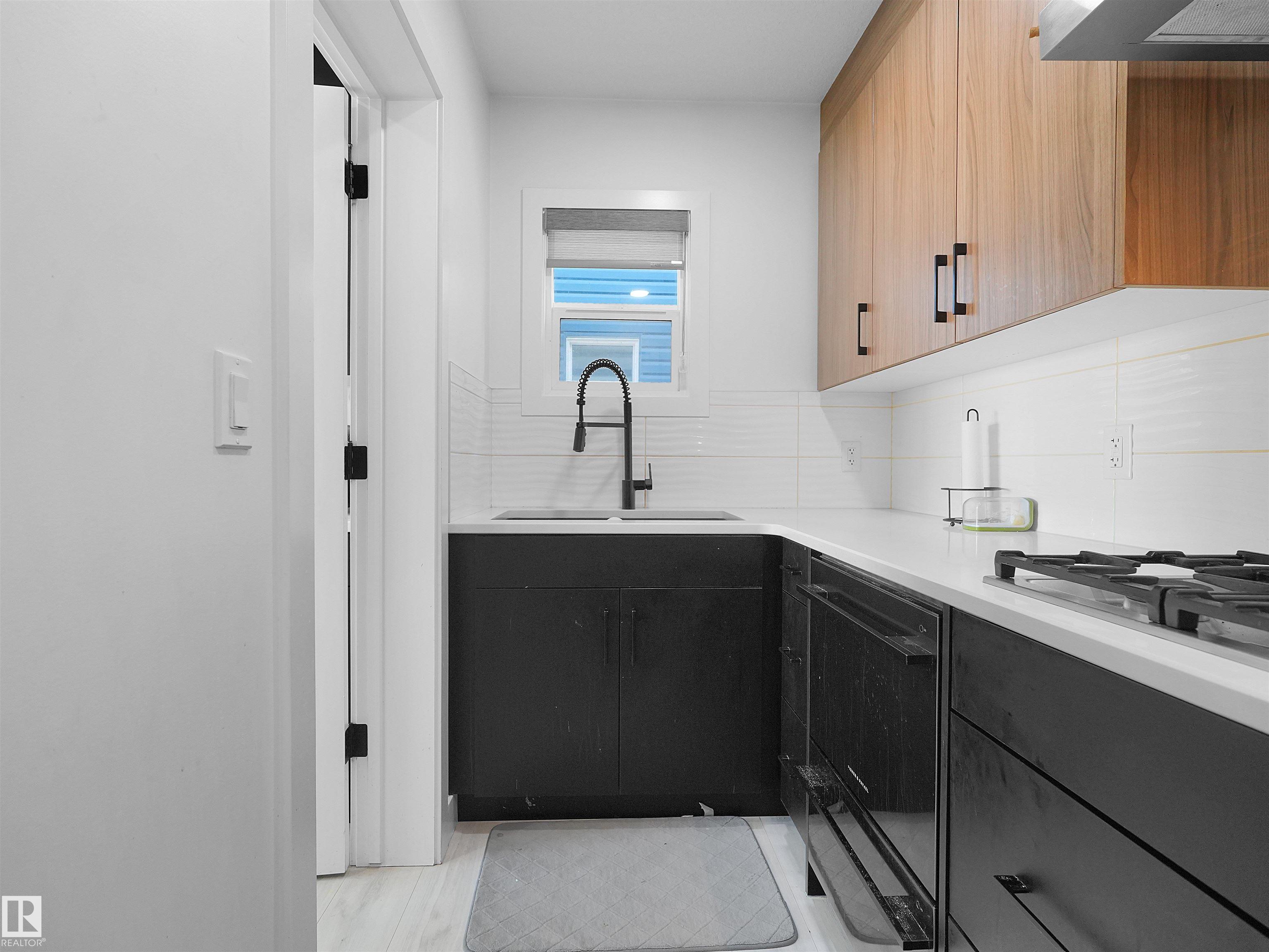 https://zimg.paragon.ice.com/ParagonImages/Property/PM/RAE/225401102/21/0/0/ff99185c8862def3469f3a020cc6bf20/1/1f47a458adac42e50fb35b0c32685b22/225401102-4ec30f7b-97f8-4266-8b53-46f3bb232614.JPG