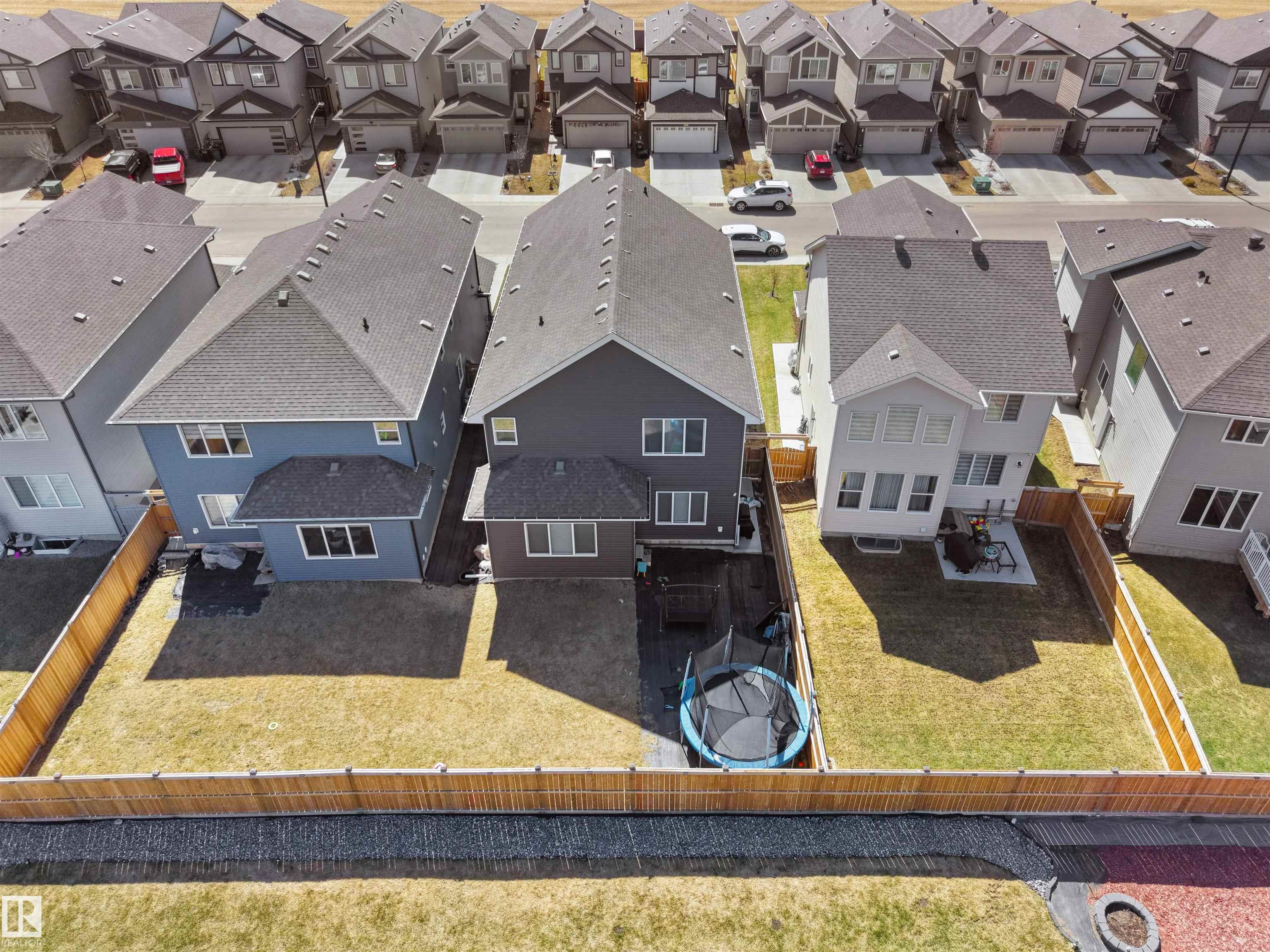 https://zimg.paragon.ice.com/ParagonImages/Property/PM/RAE/225401102/52/0/0/f19a507a44af22ede5d8ced5d17008d3/1/1f47a458adac42e50fb35b0c32685b22/225401102-c34d2759-45e2-4b74-b140-7938bccb8fc0.JPG