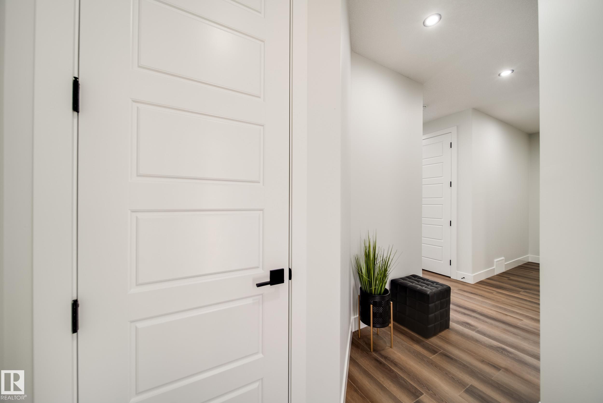 8808 183 Avenue NW, Klarvatten, Edmonton