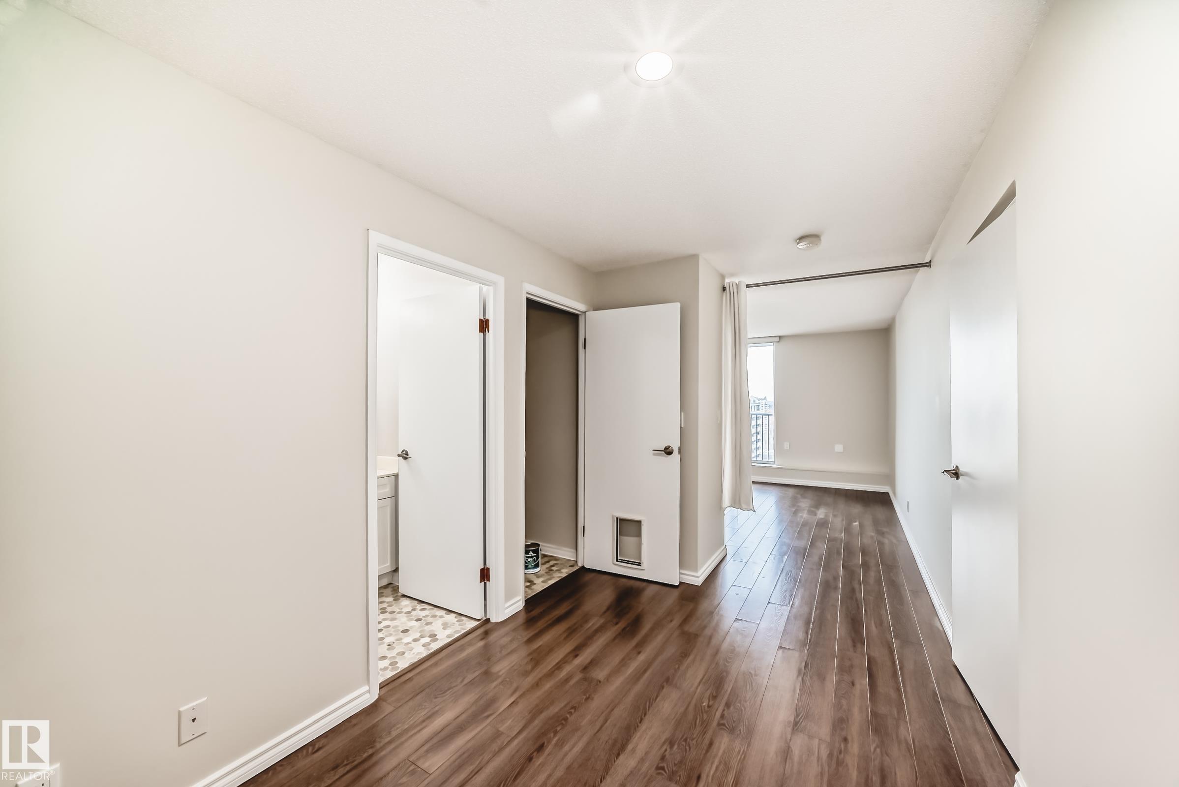 Photo 14 at 1404 - 11307 99 Avenue NW, Wîhkwêntôwin, Edmonton