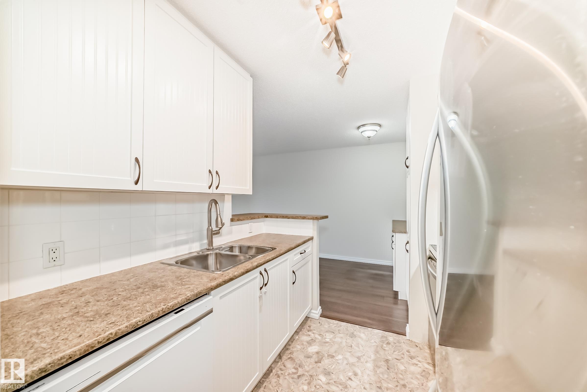 1404 - 11307 99 Avenue NW, Wîhkwêntôwin, Edmonton