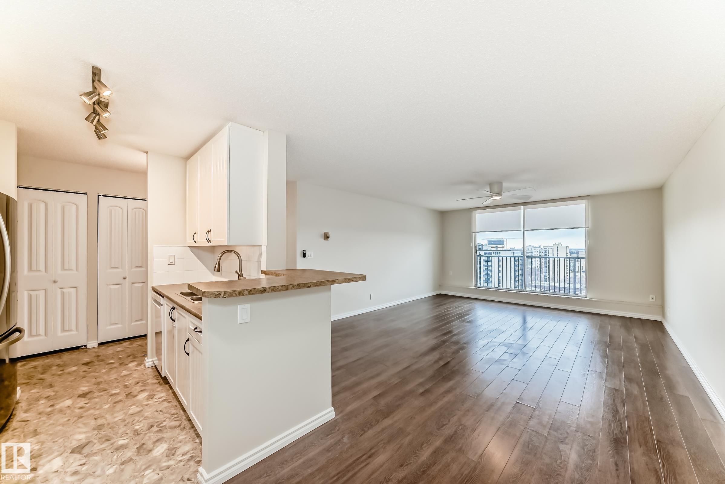 Photo 8 at 1404 - 11307 99 Avenue NW, Wîhkwêntôwin, Edmonton