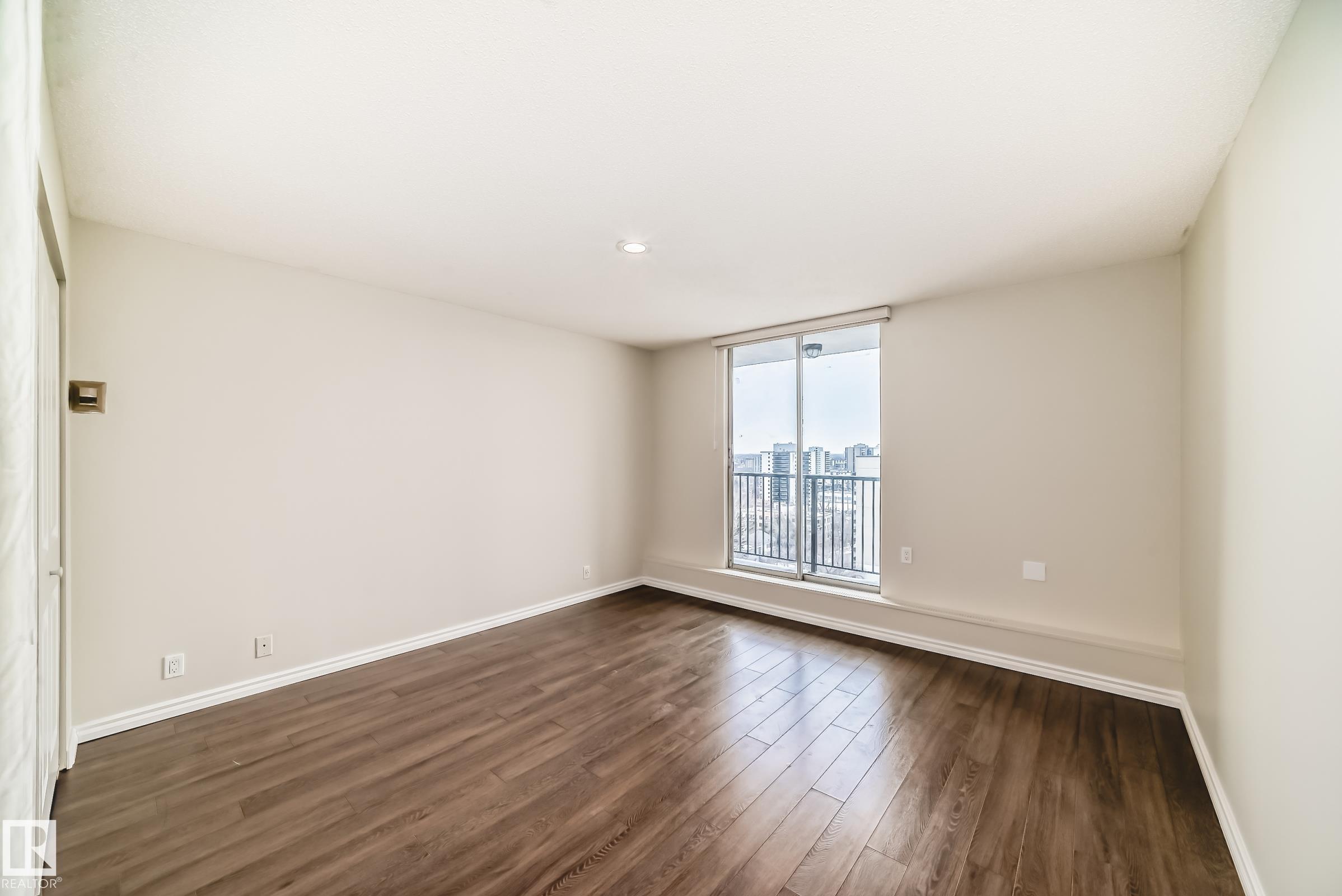 Photo 9 at 1404 - 11307 99 Avenue NW, Wîhkwêntôwin, Edmonton
