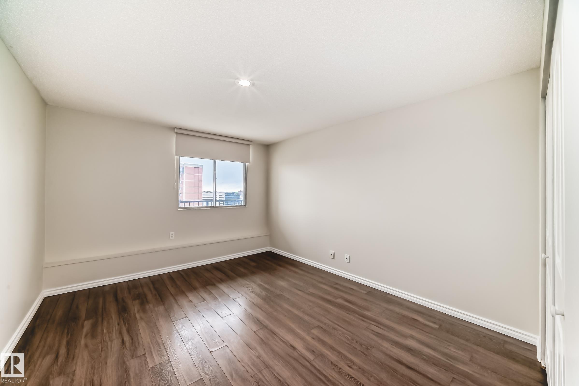 Photo 10 at 1404 - 11307 99 Avenue NW, Wîhkwêntôwin, Edmonton