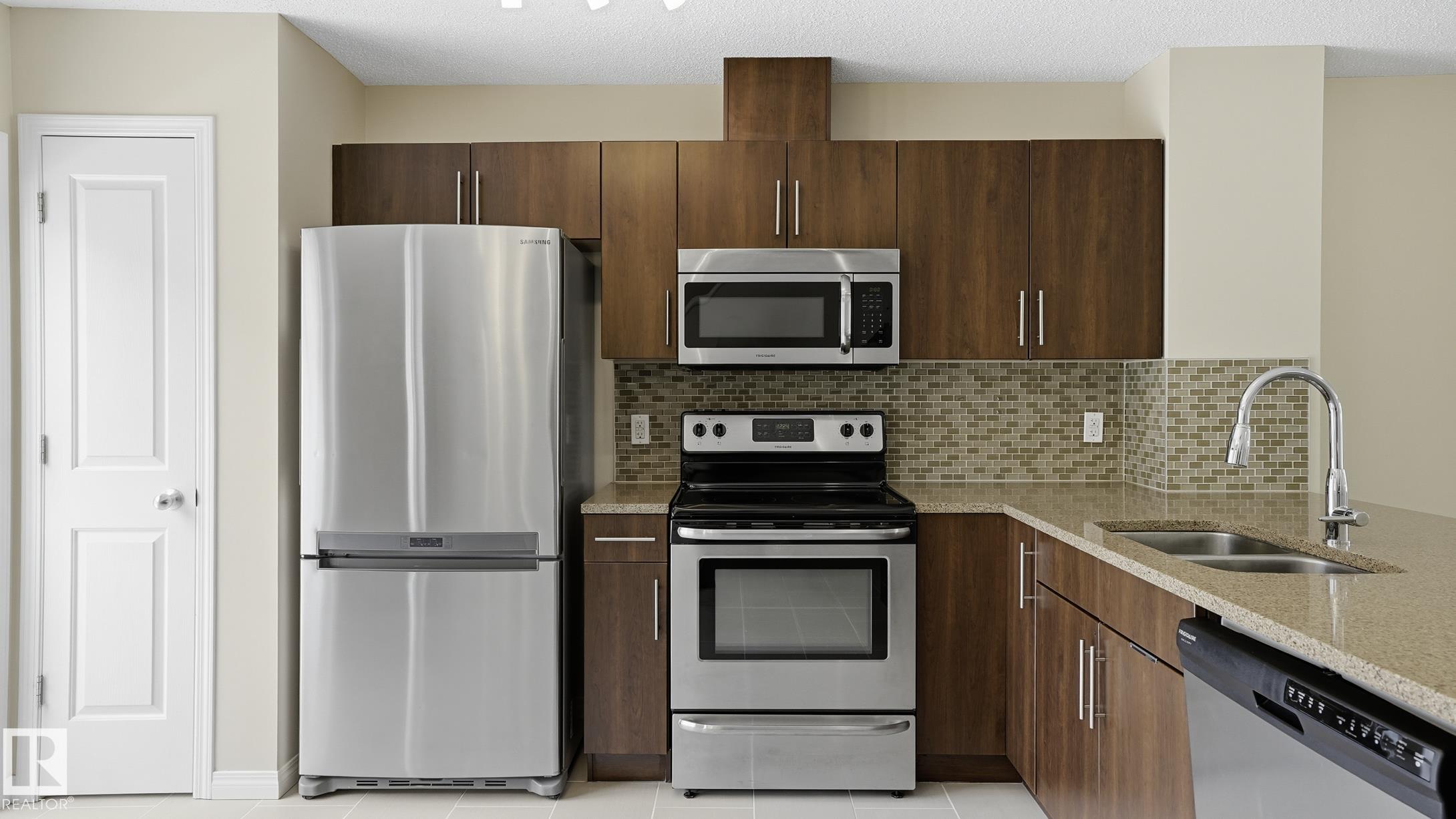 https://zimg.paragon.ice.com/ParagonImages/Property/PM/RAE/225401119/14/0/0/e73b263bc13ad8b0ba5884ed272cad9b/1/23b51f55447c070446b92d1c4f099c4c/225401119-837aa209-99c5-445b-bdba-9c6a972aa451.JPG