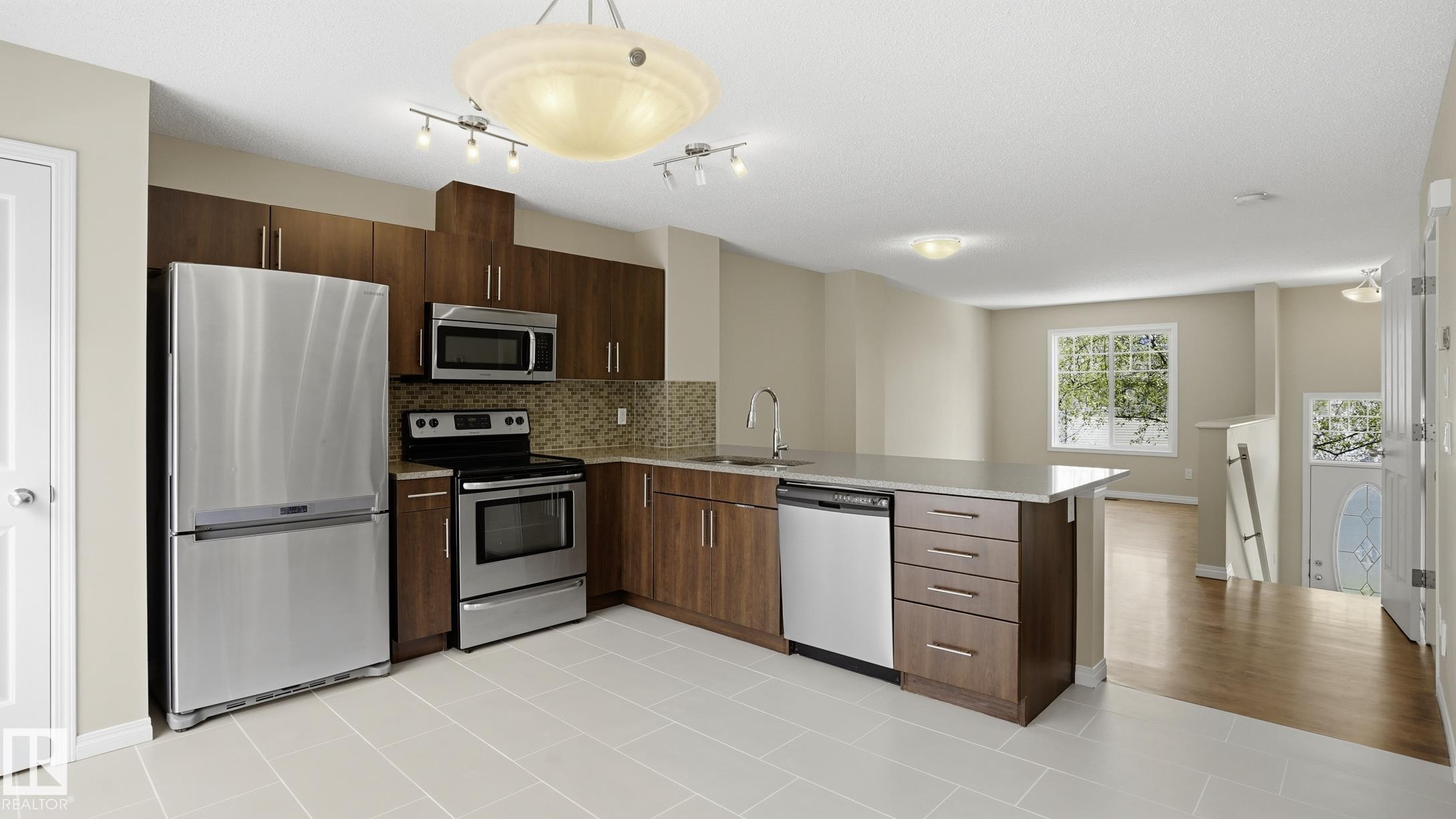 https://zimg.paragon.ice.com/ParagonImages/Property/PM/RAE/225401119/16/0/0/175b3ef35dbdb90809642e0d19fac812/1/23b51f55447c070446b92d1c4f099c4c/225401119-a7a37d7d-37cc-461b-946e-343c7e1b1c24.JPG