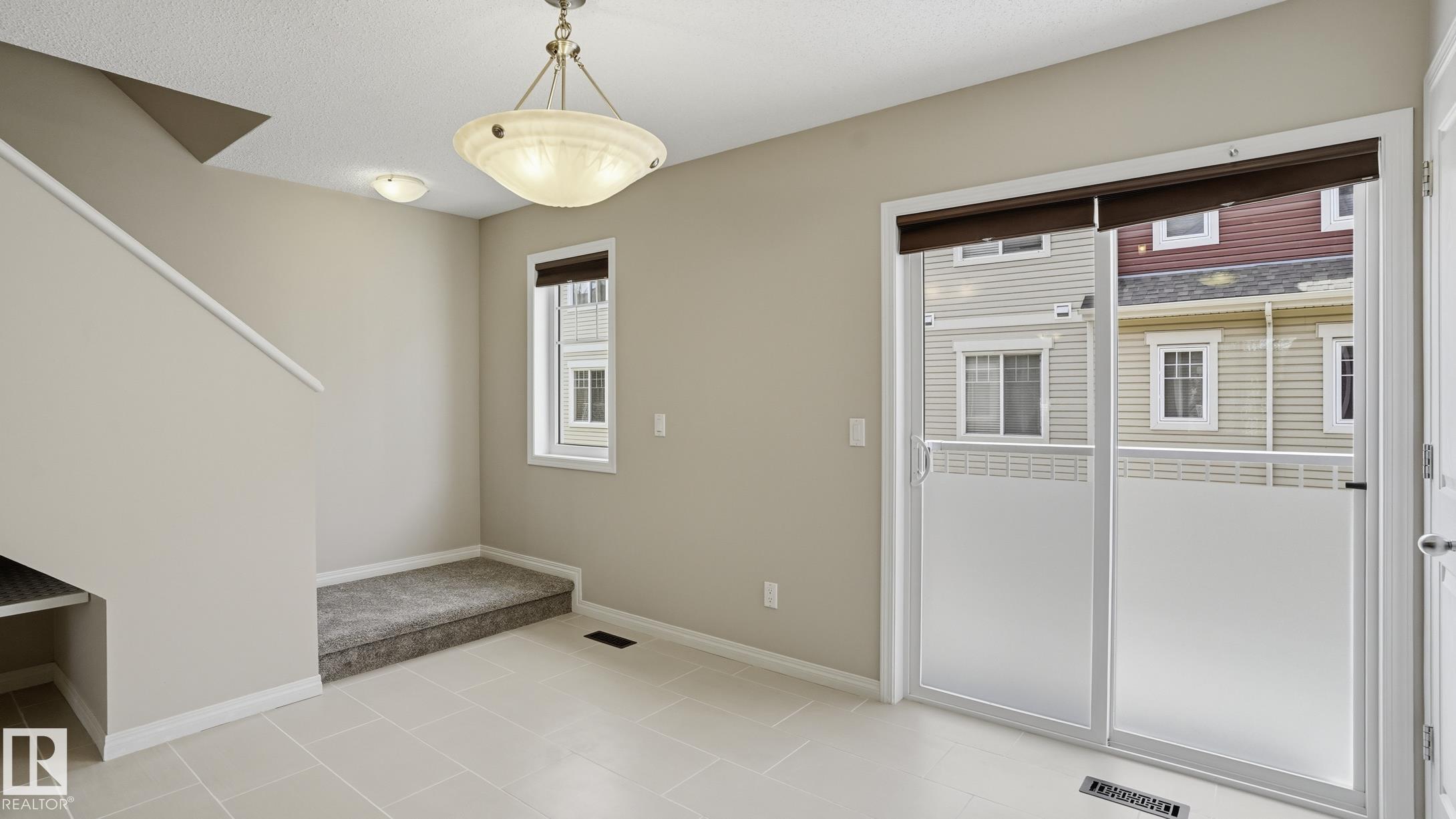https://zimg.paragon.ice.com/ParagonImages/Property/PM/RAE/225401119/19/0/0/7927fc1d0777b974db507af3dec5ba24/1/23b51f55447c070446b92d1c4f099c4c/225401119-ea537bba-5164-42a6-9e02-35e62d62abfd.JPG
