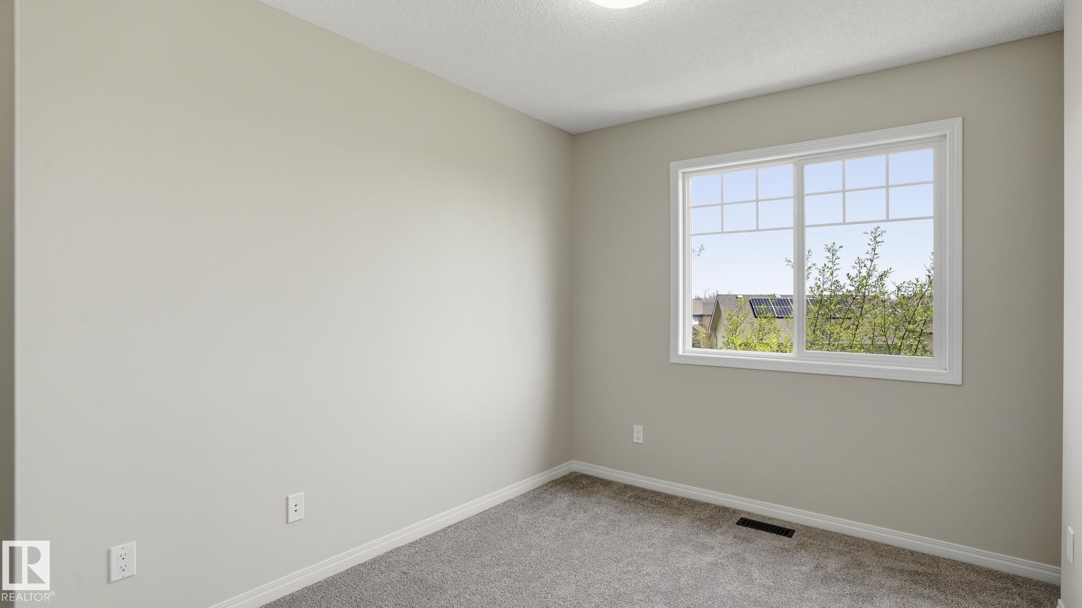 https://zimg.paragon.ice.com/ParagonImages/Property/PM/RAE/225401119/30/0/0/04609308f04db169ba4cf20da3241b62/1/23b51f55447c070446b92d1c4f099c4c/225401119-24a29984-bd4c-4e21-bc36-2df66b98598b.JPG