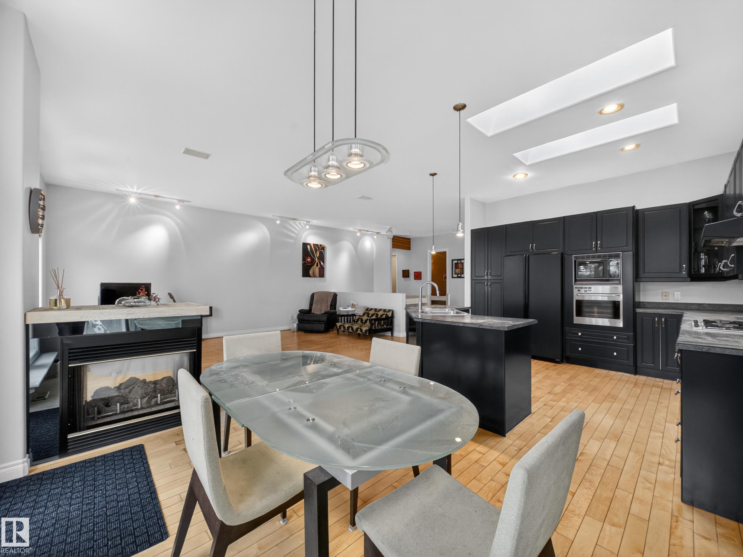 https://zimg.paragon.ice.com/ParagonImages/Property/PM/RAE/225401134/18/0/0/f4275b0cbab49ad43591634fd85ed2e2/1/fadedb2aa5ce55db667bb08e76b5de62/225401134-af4c019b-305e-4e6f-9750-757a48a8c0b5.JPG