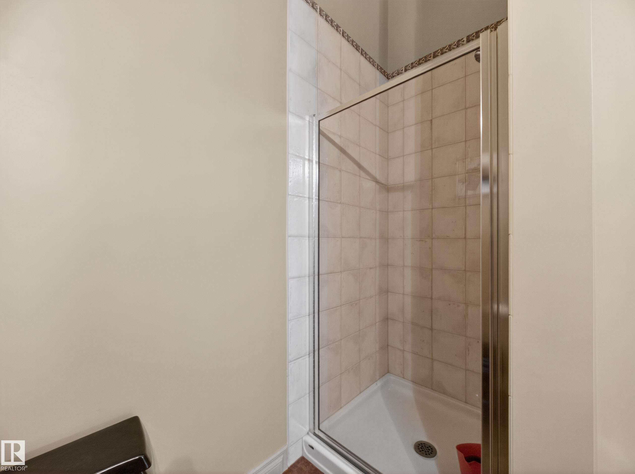 https://zimg.paragon.ice.com/ParagonImages/Property/PM/RAE/225401134/30/0/0/7deccbff6de8964b488d0a823ac8b315/1/fadedb2aa5ce55db667bb08e76b5de62/225401134-b5483cd5-1442-471c-86a9-b7b3b333740d.JPG