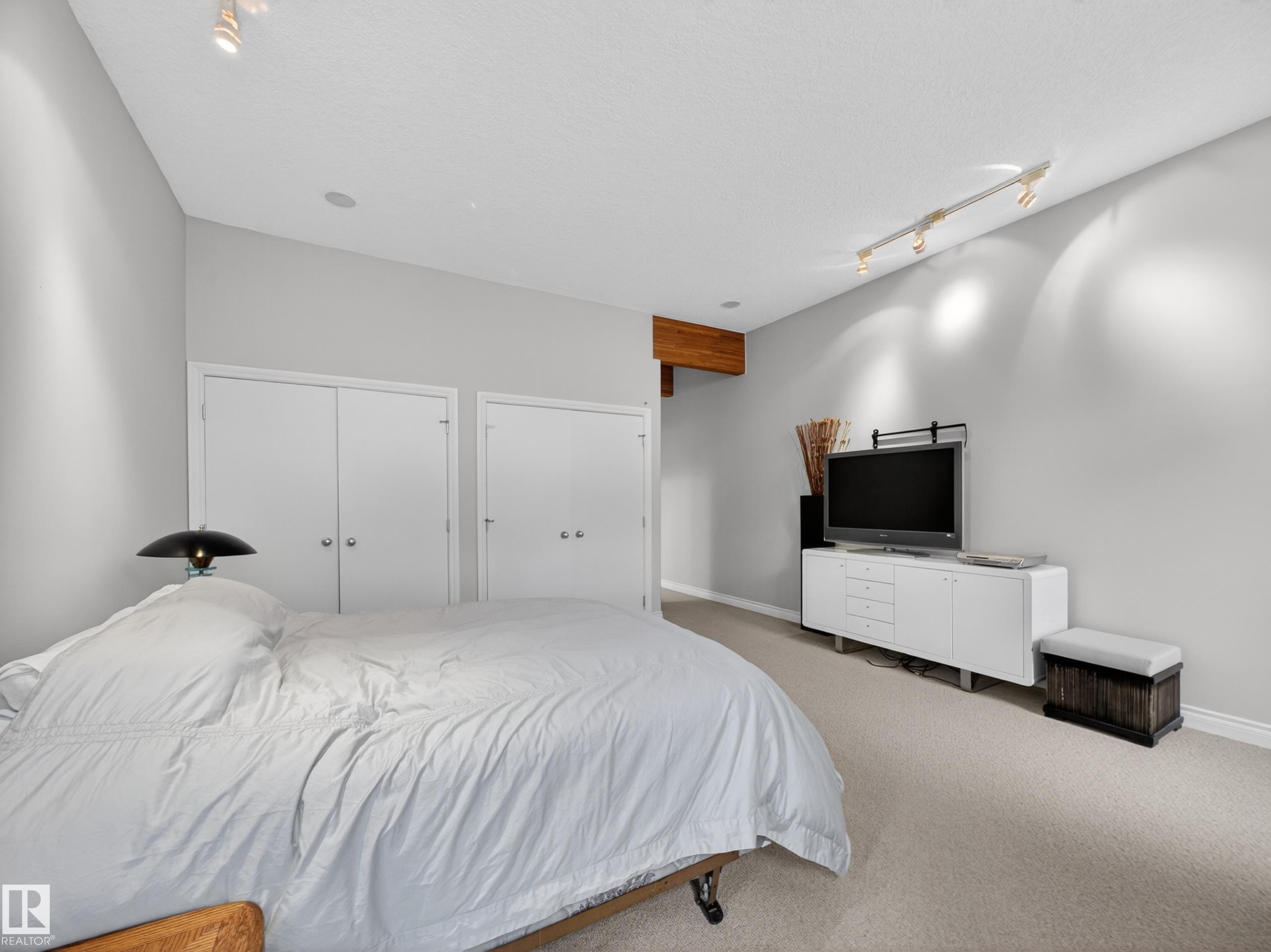 https://zimg.paragon.ice.com/ParagonImages/Property/PM/RAE/225401134/35/0/0/112bbb894980d69ab100feabbadcd207/1/fadedb2aa5ce55db667bb08e76b5de62/225401134-b7942276-716a-4a45-9c66-200a79fe681e.JPG