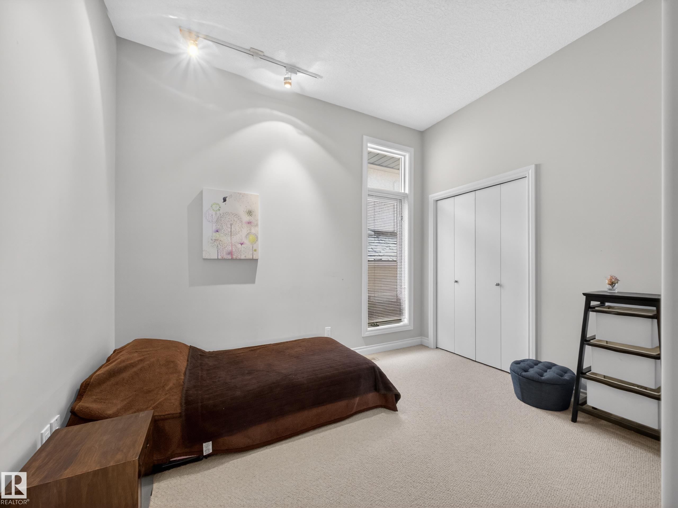 https://zimg.paragon.ice.com/ParagonImages/Property/PM/RAE/225401134/42/0/0/ef18c9353486c958fb8386fe094ee765/1/fadedb2aa5ce55db667bb08e76b5de62/225401134-b973a027-e024-43ec-ba20-3cdbffd42bb3.JPG