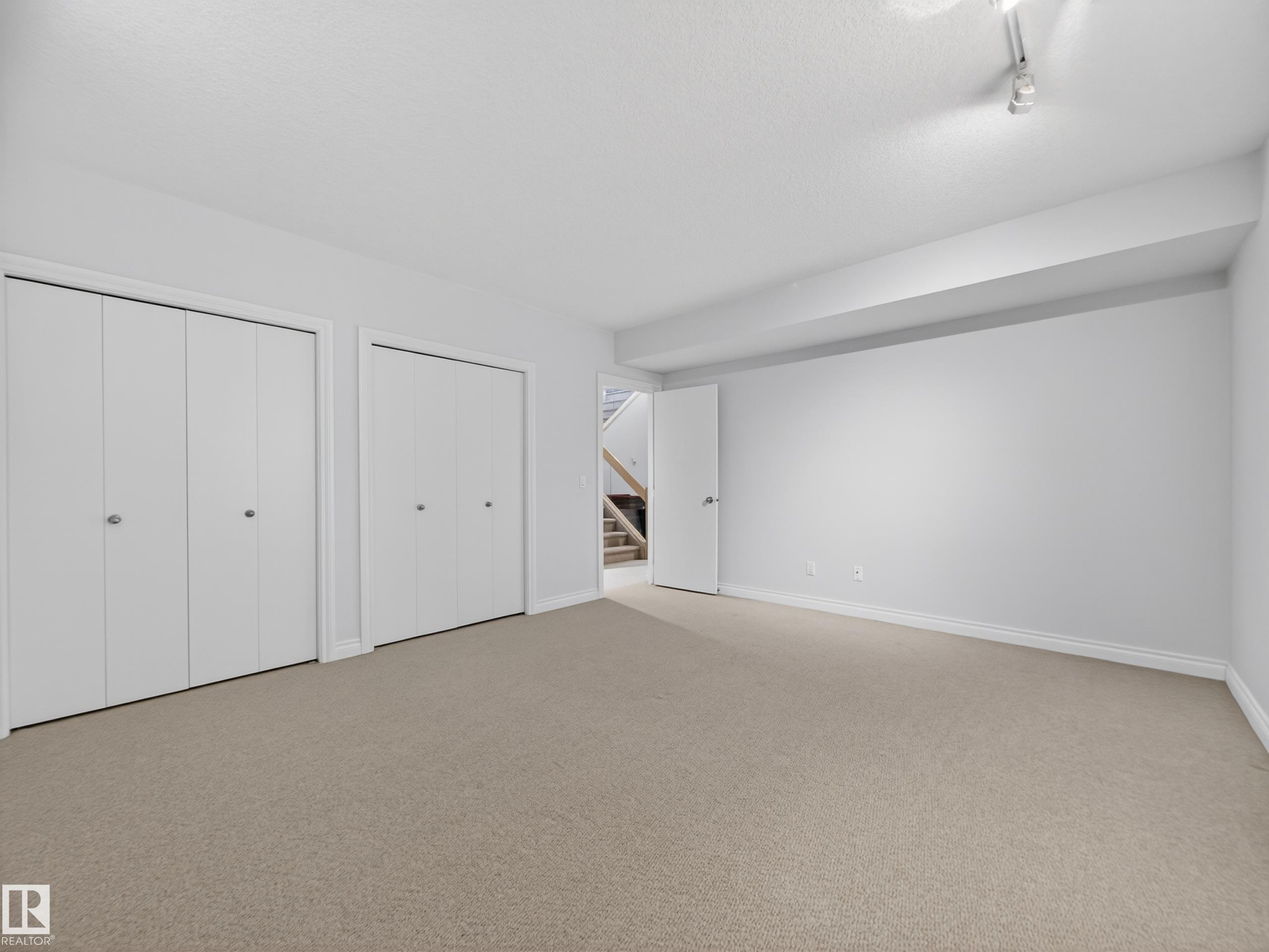 https://zimg.paragon.ice.com/ParagonImages/Property/PM/RAE/225401134/53/0/0/e6df6437282bb6ed18b91c4e345f4232/1/fadedb2aa5ce55db667bb08e76b5de62/225401134-e6464c54-19e6-4ee1-8fbf-b358131905e8.JPG