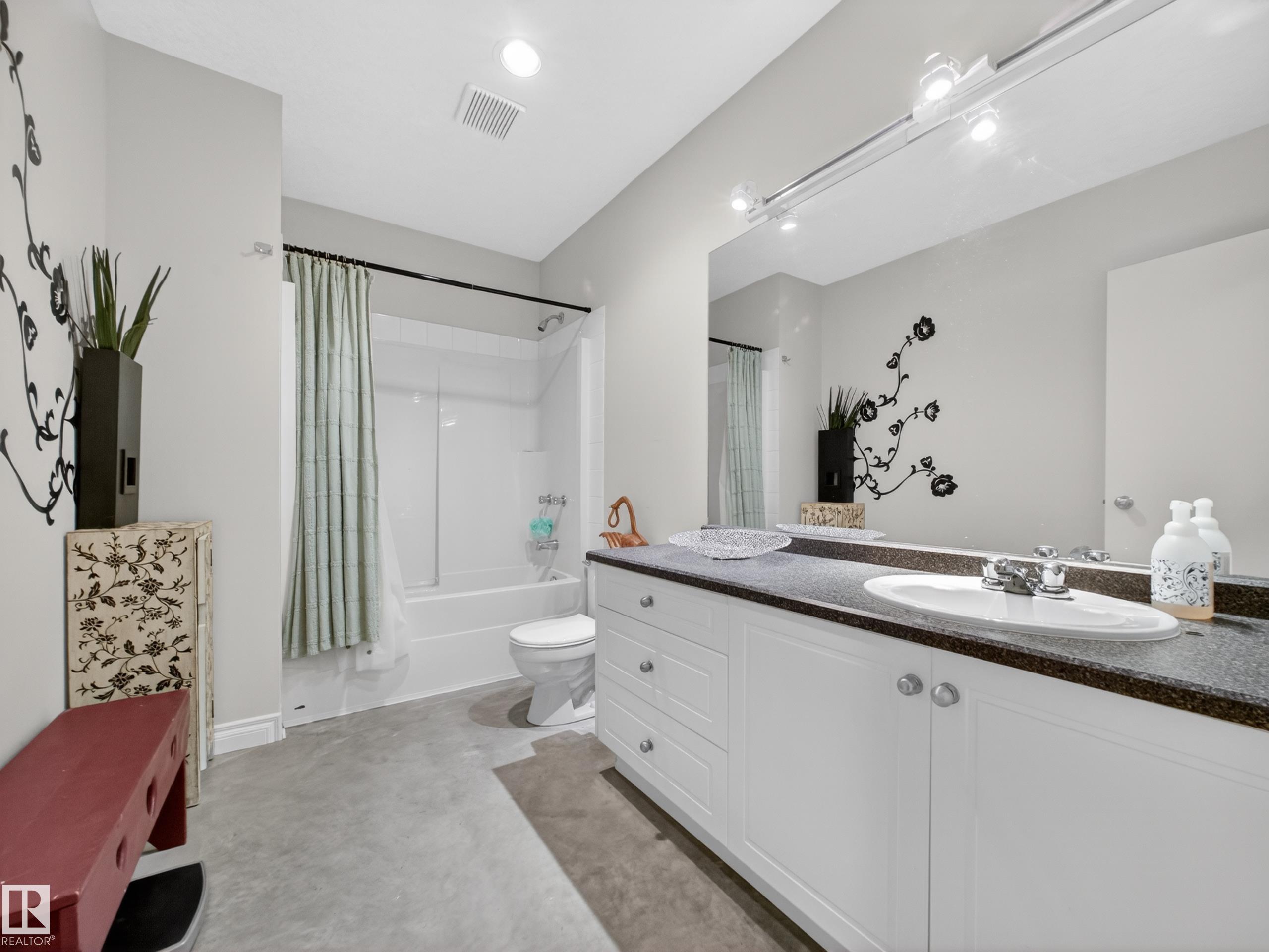 https://zimg.paragon.ice.com/ParagonImages/Property/PM/RAE/225401134/54/0/0/d22b3118a74165c07f67f458df6d9568/1/fadedb2aa5ce55db667bb08e76b5de62/225401134-2046a65e-e2e5-4a15-aeab-5056454245e7.JPG