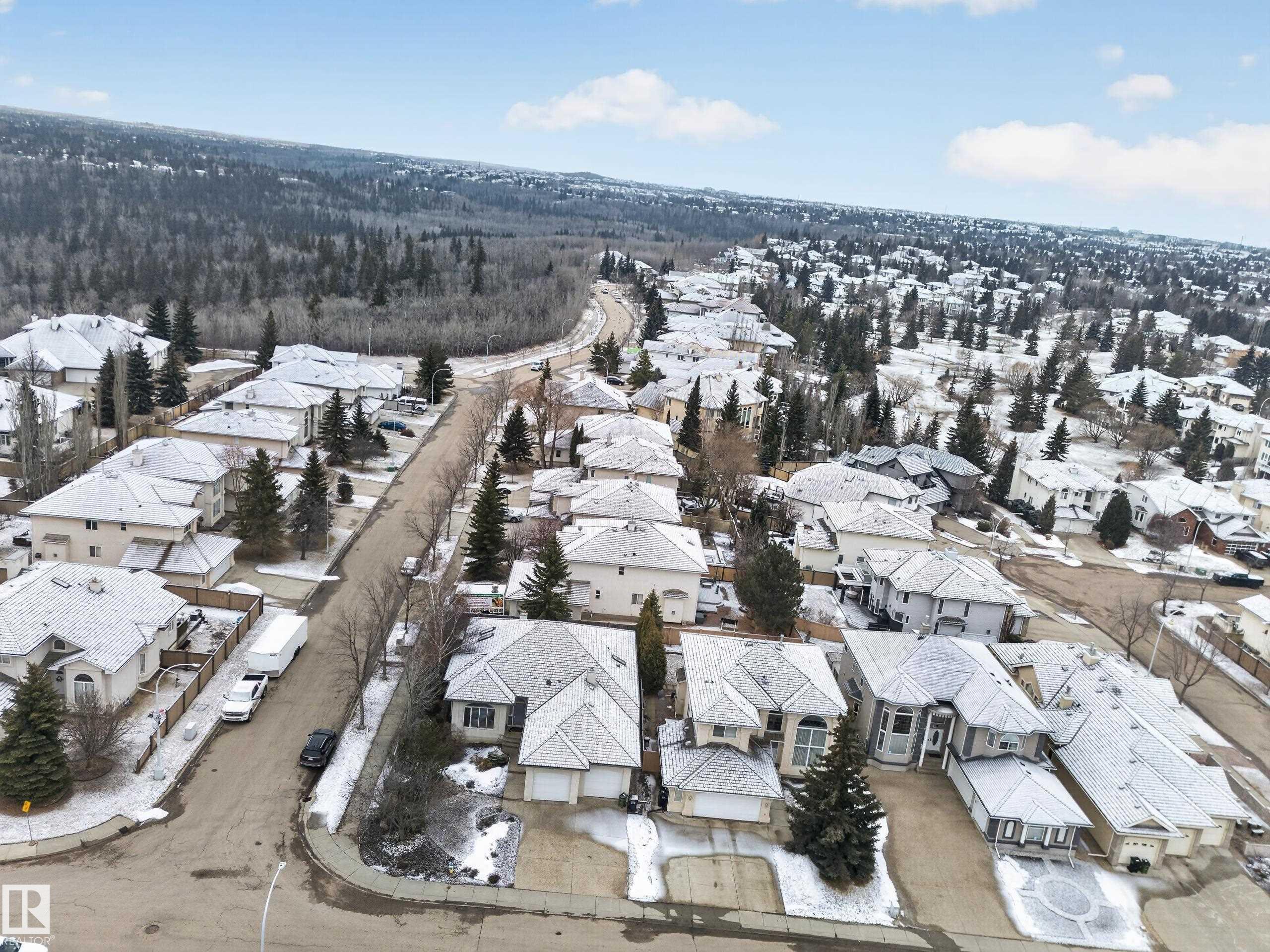 https://zimg.paragon.ice.com/ParagonImages/Property/PM/RAE/225401134/60/0/0/bbd37146aa726c4348f87013e1afc42a/1/fadedb2aa5ce55db667bb08e76b5de62/225401134-efa8e770-862b-4ff7-a3ca-e756b4f9a99c.JPG