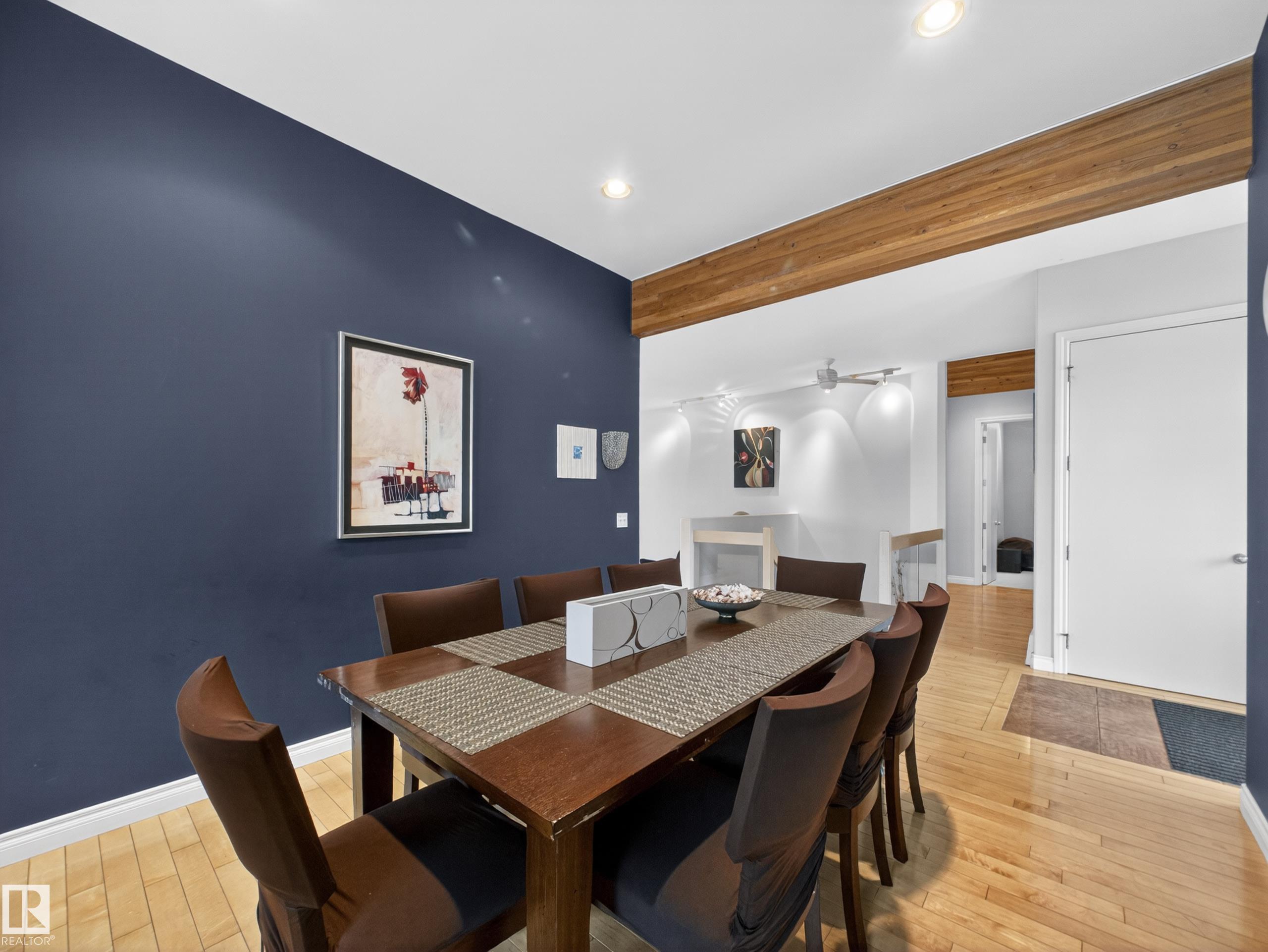 https://zimg.paragon.ice.com/ParagonImages/Property/PM/RAE/225401134/8/0/0/836e424c11ccdbbe9a7290b953d7c584/1/fadedb2aa5ce55db667bb08e76b5de62/225401134-d81c4d87-92c2-4516-b1c6-97ccef03e5f8.JPG