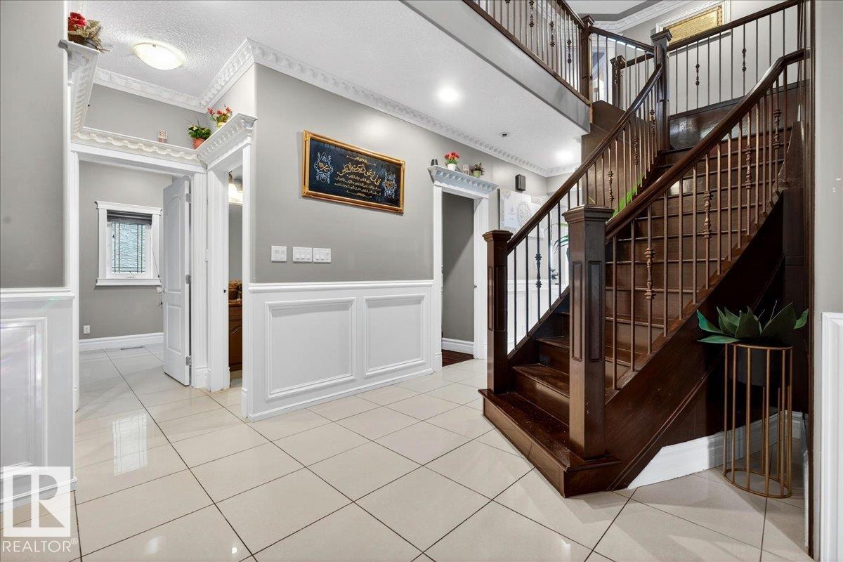 Photo 7 at 17419 110 Street NW, Chambery, Edmonton