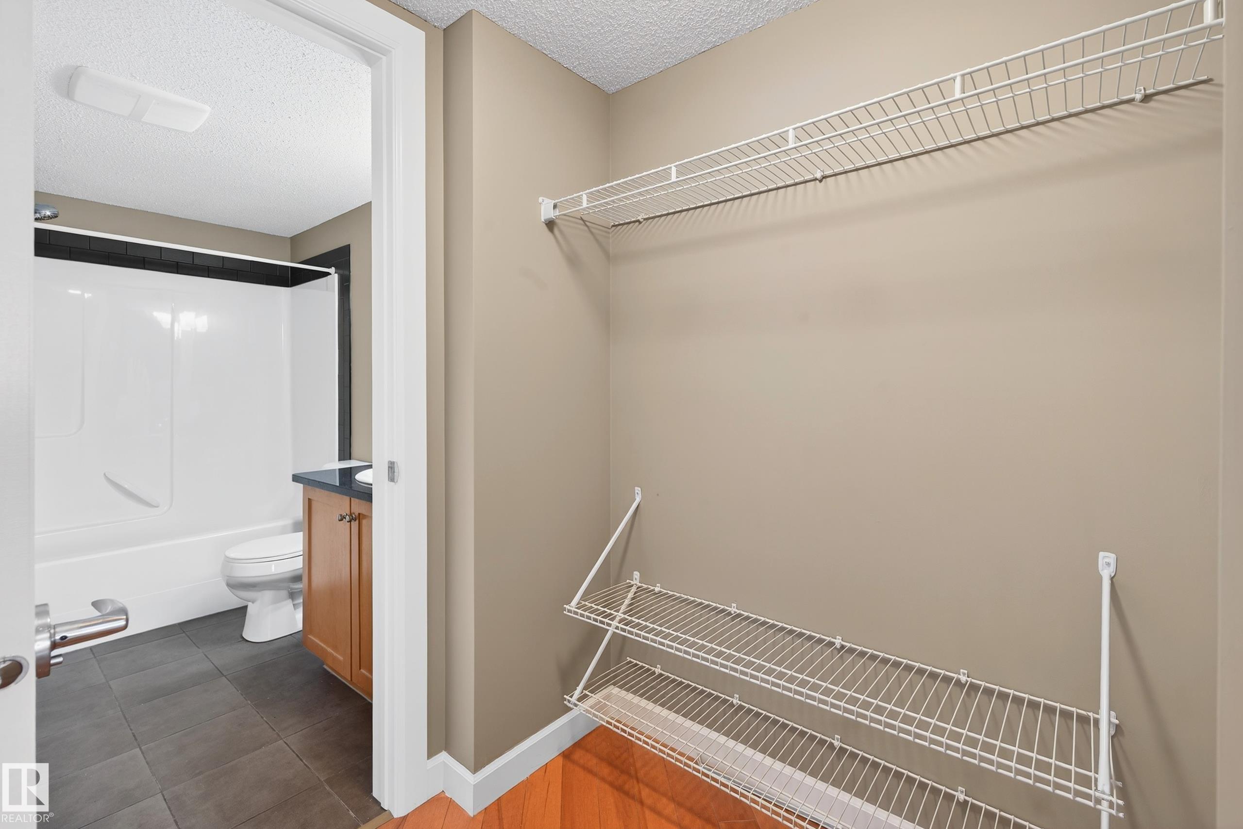 https://zimg.paragon.ice.com/ParagonImages/Property/PM/RAE/225401150/16/0/0/feb9f3fc2e1e09ebed02a624c1299e27/1/d065be1af0c8e621f2c44e3aa428b7d3/225401150-70DCE832-7375-4DC8-B1F2-BB47CA12381A.JPG