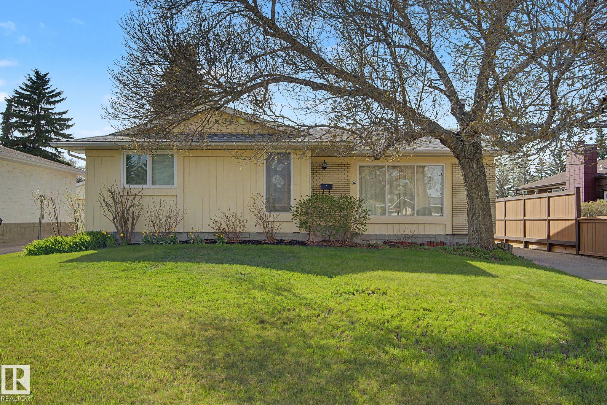 42 Hawkins Crescent, Westboro, Sherwood Park