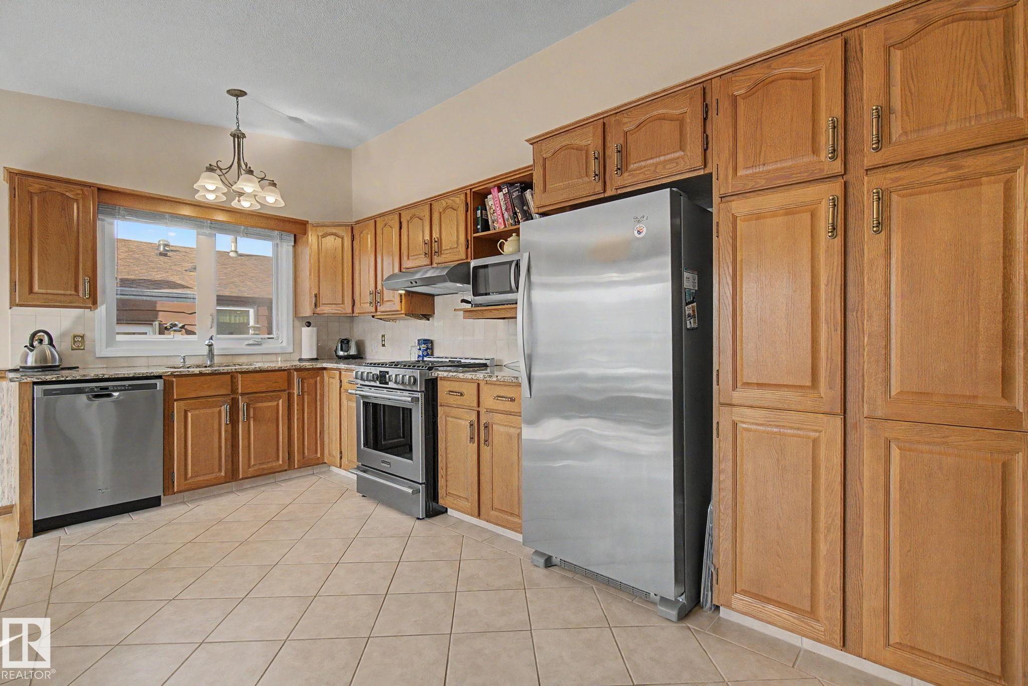Photo 15 at 42 Hawkins Crescent, Westboro, Sherwood Park
