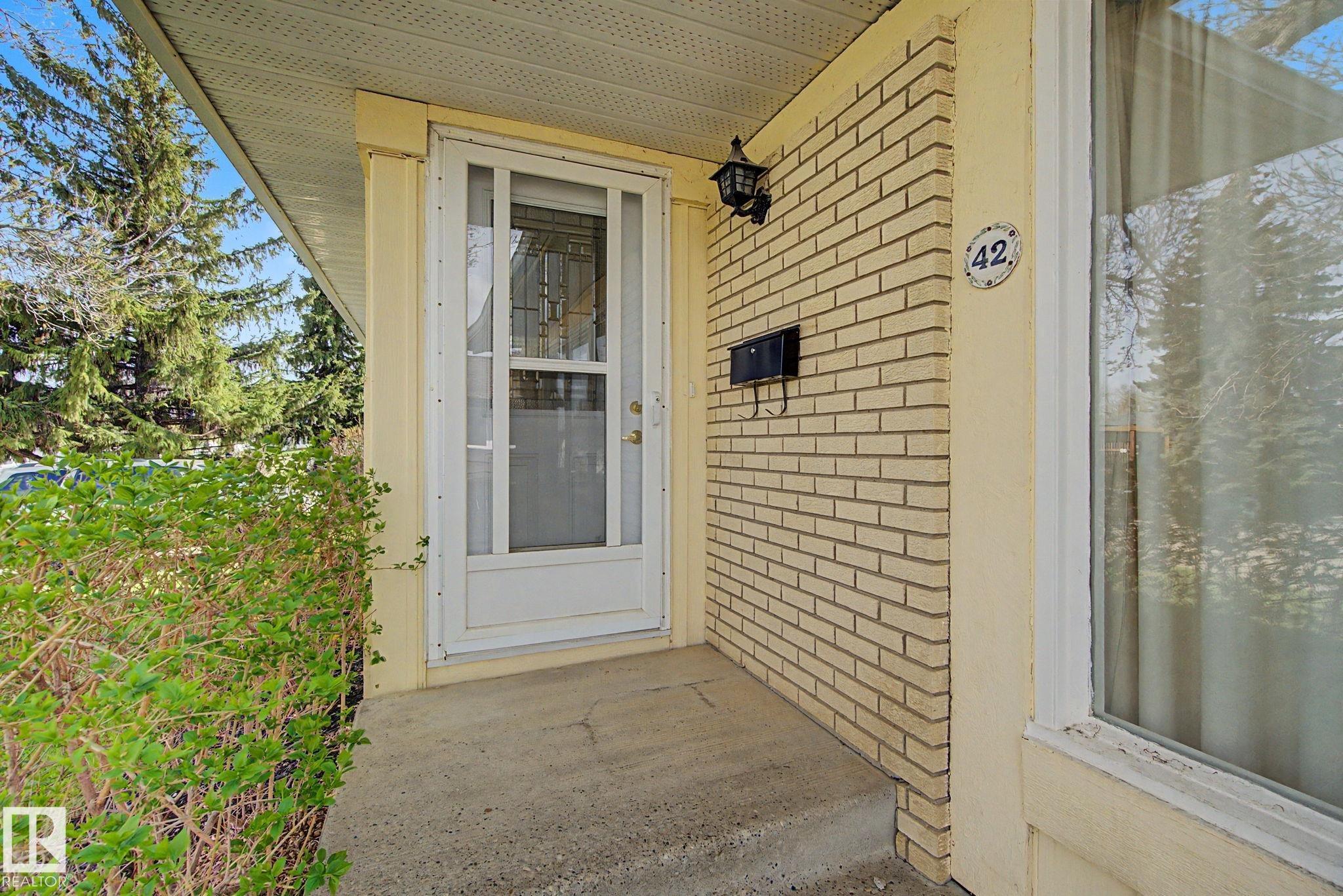 42 Hawkins Crescent, Westboro, Sherwood Park