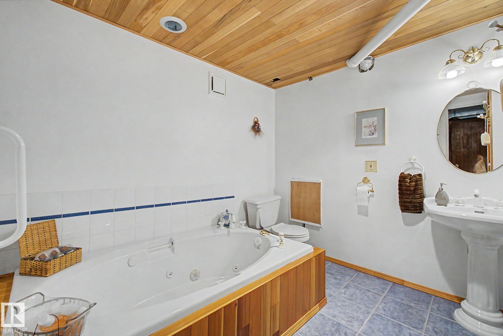 Photo 43 at 42 Hawkins Crescent, Westboro, Sherwood Park