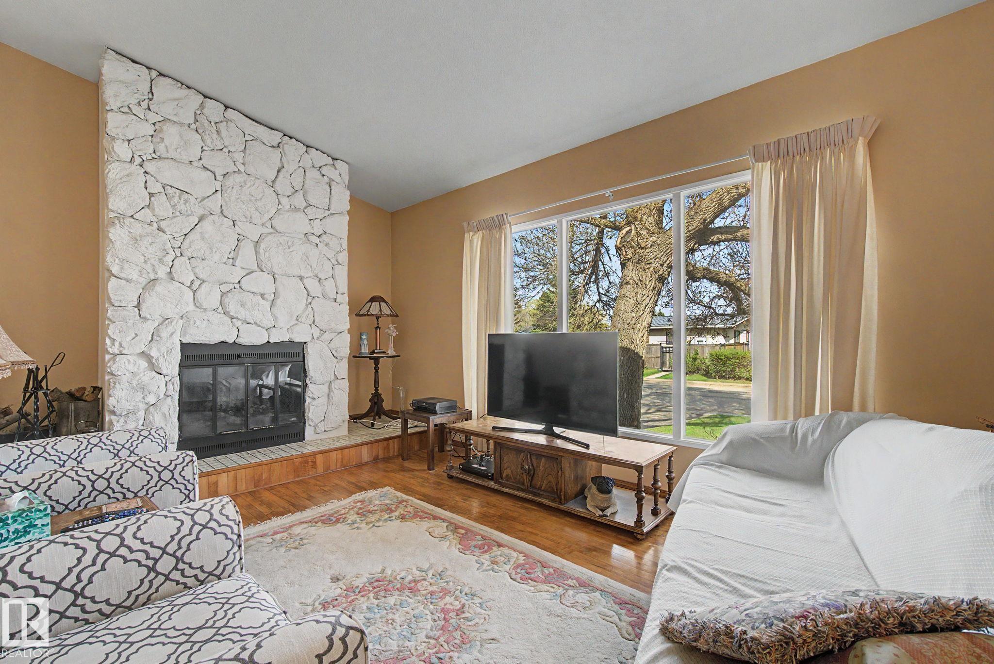 Photo 9 at 42 Hawkins Crescent, Westboro, Sherwood Park