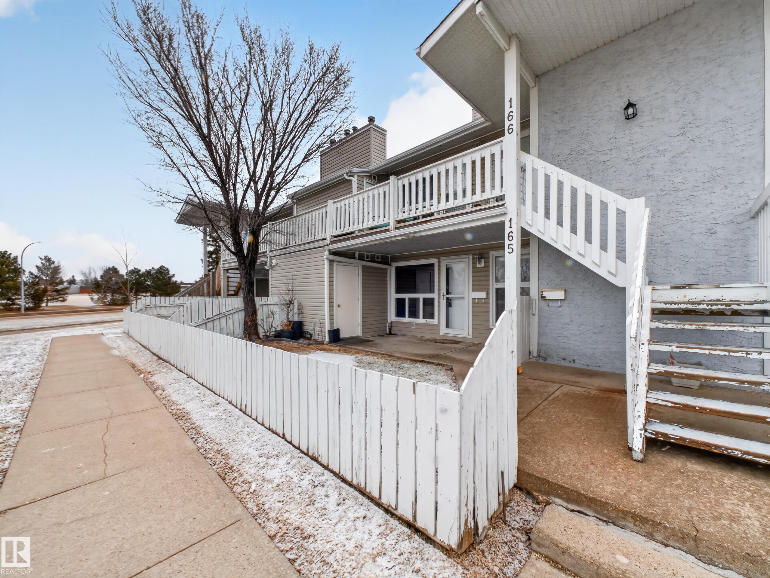 https://zimg.paragon.ice.com/ParagonImages/Property/PM/RAE/225401174/1/0/0/8e0ef715b9f4726d5cd936b020b44002/1/015e5952aeefcf4f4ba2a063d7ab8b26/225401174-43f8db25-4138-4d04-92ed-e8b4678e8df7.JPG