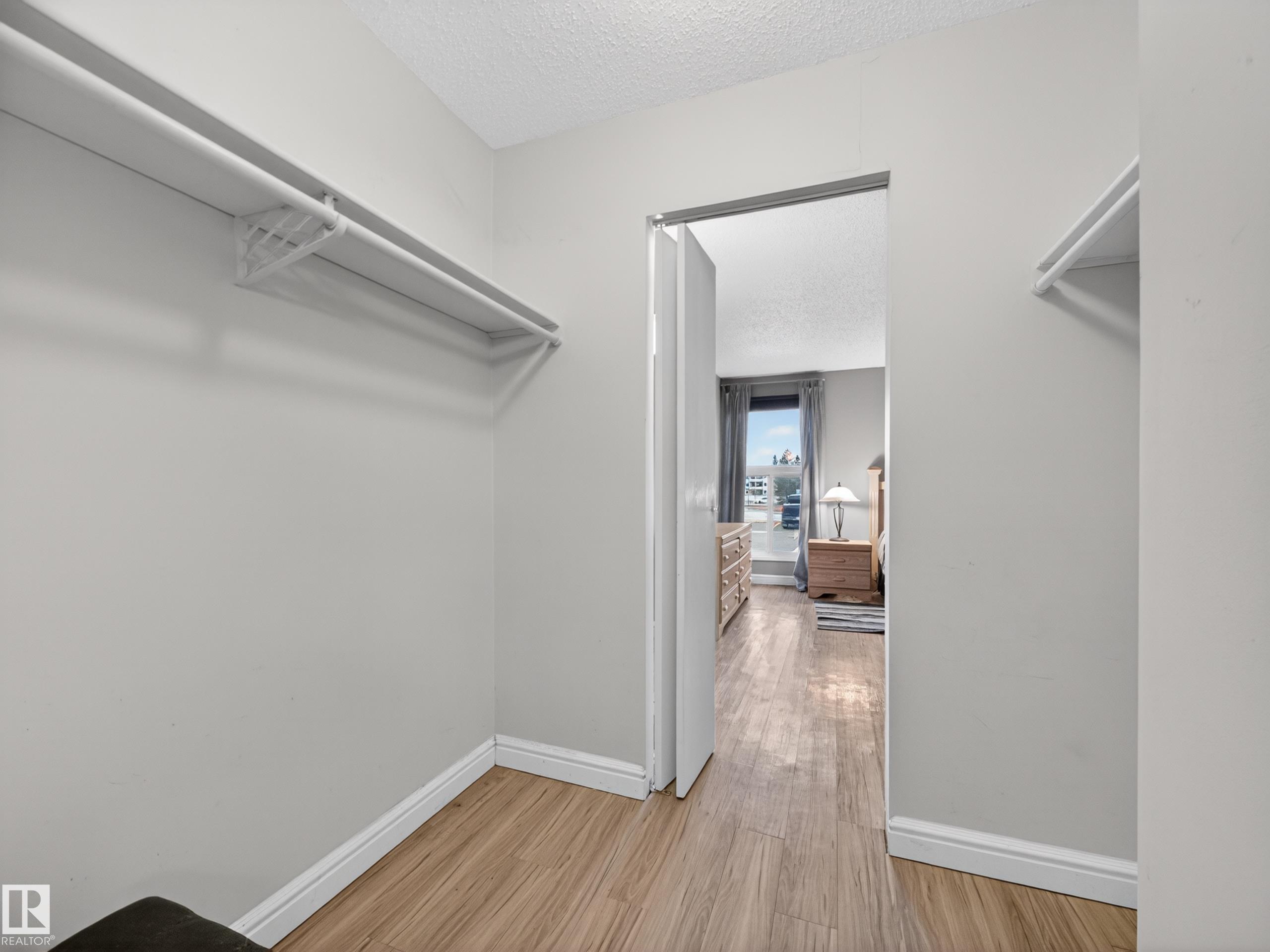 https://zimg.paragon.ice.com/ParagonImages/Property/PM/RAE/225401174/34/0/0/ecf12c09c2f0ed0322aac54ba3f8ad7d/1/015e5952aeefcf4f4ba2a063d7ab8b26/225401174-208db1f6-0bb5-4056-af31-560950a62e0e.JPG