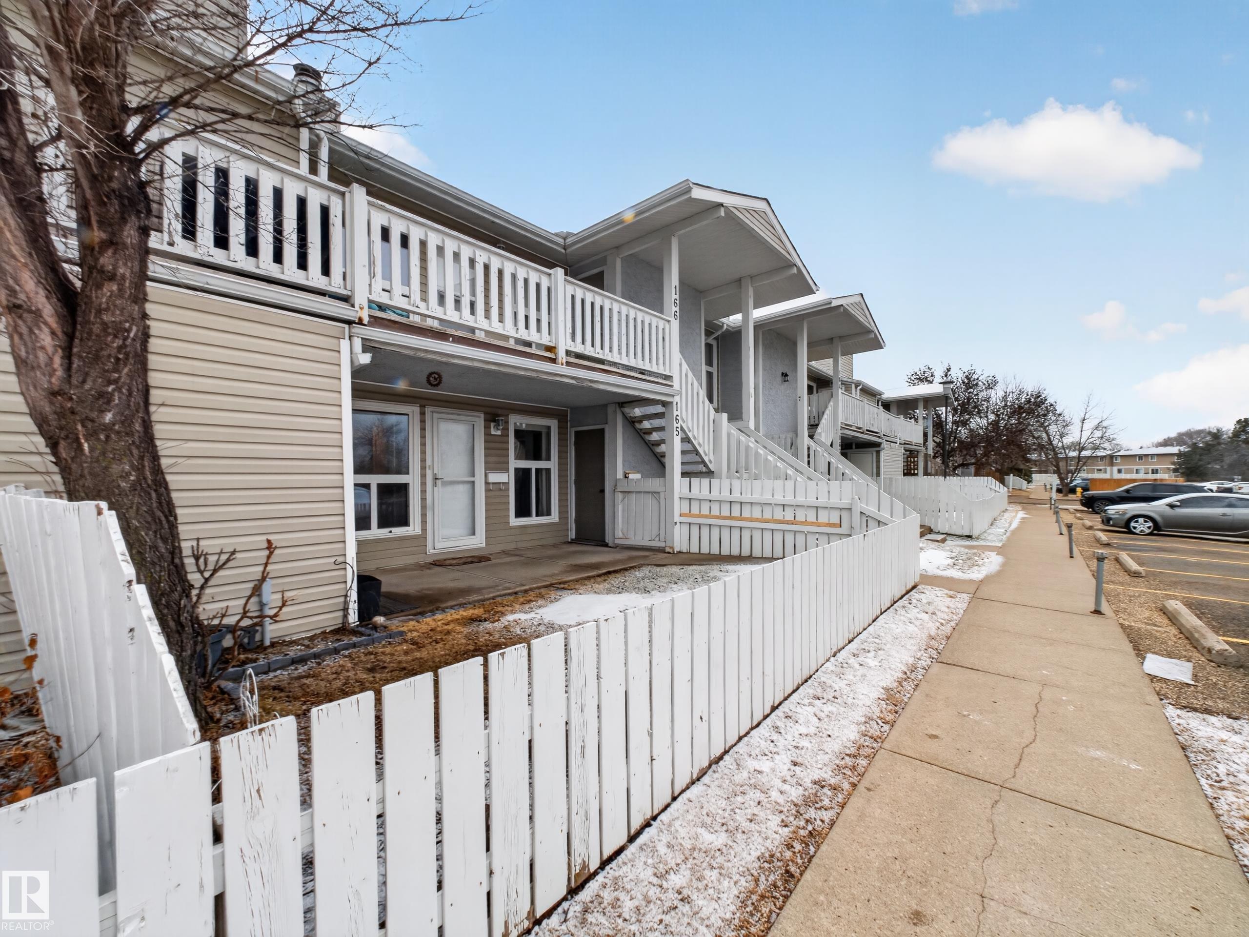 https://zimg.paragon.ice.com/ParagonImages/Property/PM/RAE/225401174/40/0/0/3383f6b876798a90a75a238fd45724ee/1/015e5952aeefcf4f4ba2a063d7ab8b26/225401174-e9cd1b77-16aa-4566-870d-e9054195ee40.JPG