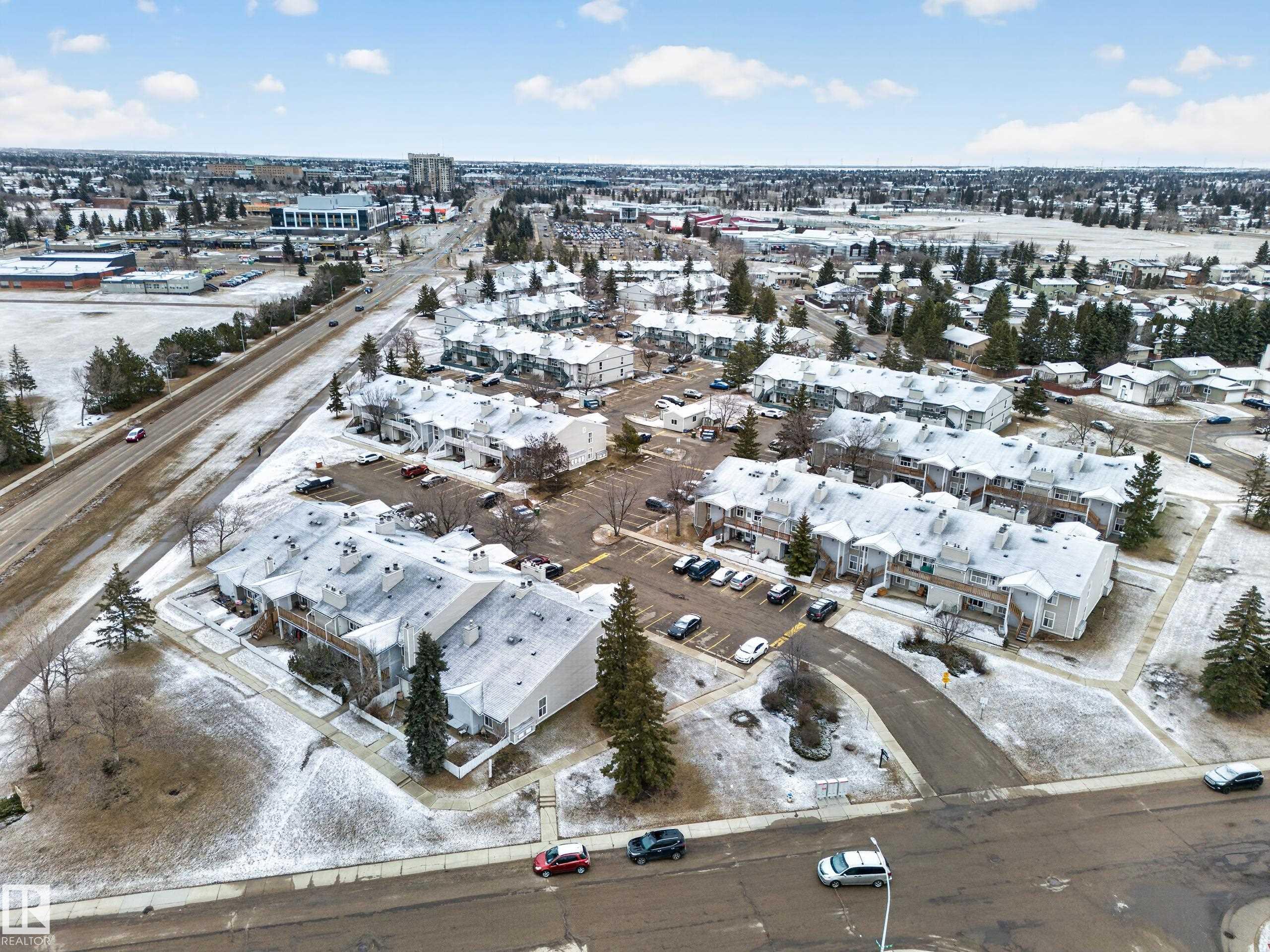 https://zimg.paragon.ice.com/ParagonImages/Property/PM/RAE/225401174/51/0/0/5b30420b13ef64824d1b3ef75ddf4690/1/015e5952aeefcf4f4ba2a063d7ab8b26/225401174-e80fba94-1b8c-4158-bb17-e7142449fe55.JPG
