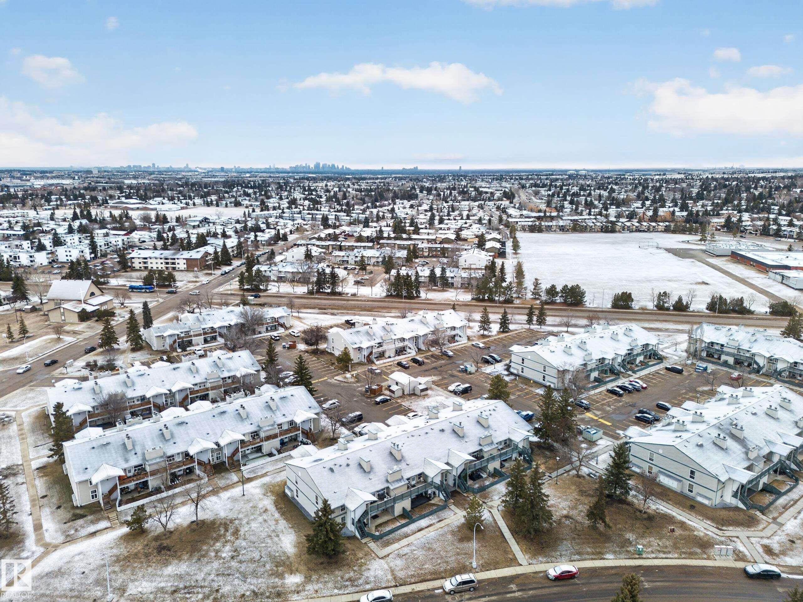 https://zimg.paragon.ice.com/ParagonImages/Property/PM/RAE/225401174/52/0/0/54bdaf54149e59ea4dcdd1e2e884b601/1/015e5952aeefcf4f4ba2a063d7ab8b26/225401174-131606d5-5223-4ff7-b712-75ae15eae78a.JPG