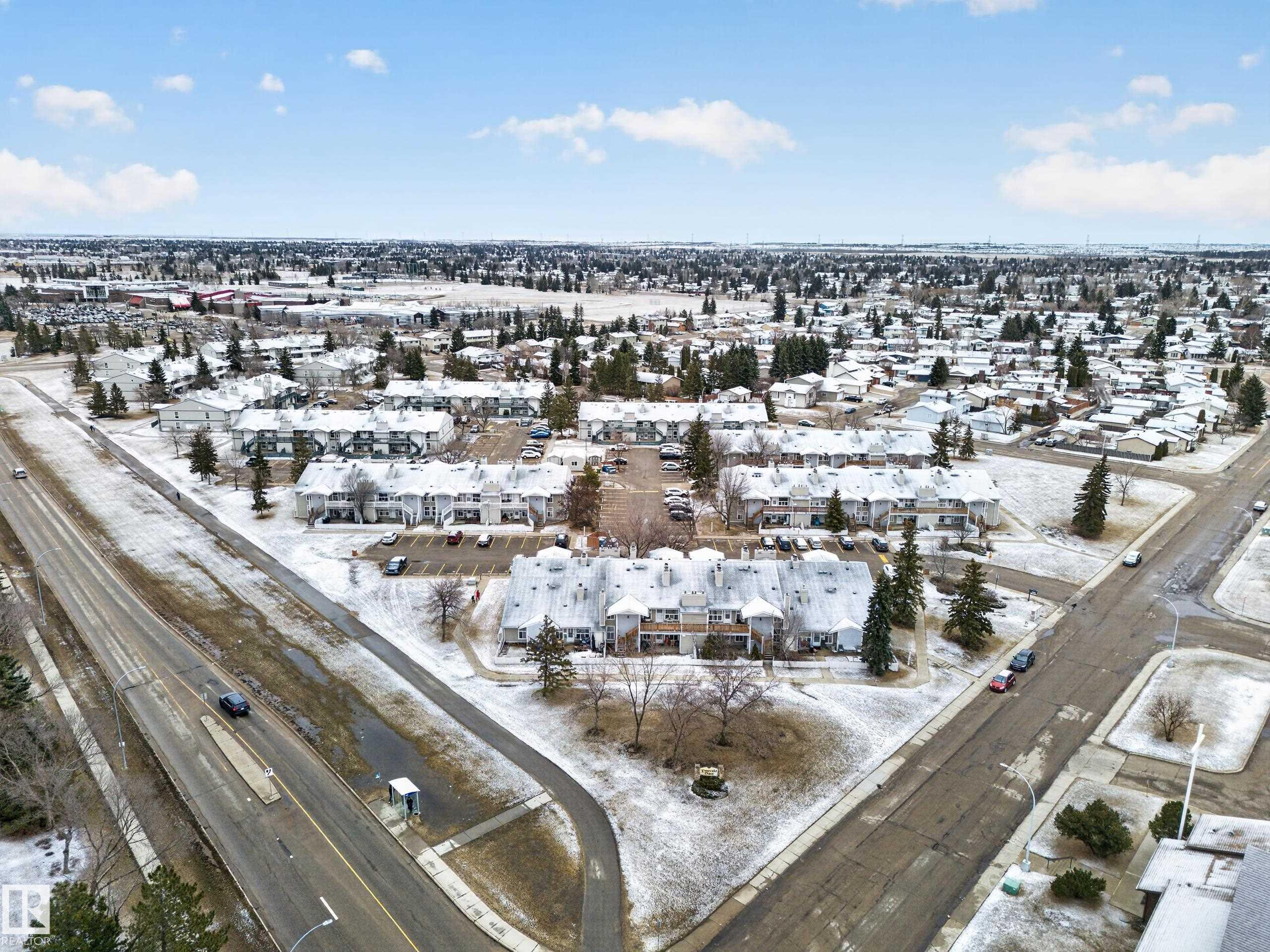 https://zimg.paragon.ice.com/ParagonImages/Property/PM/RAE/225401174/53/0/0/c7fa1fc8ace6583c6c7f48be7448bc1c/1/015e5952aeefcf4f4ba2a063d7ab8b26/225401174-be0d4c10-e0af-411b-bbb9-7e868624958e.JPG