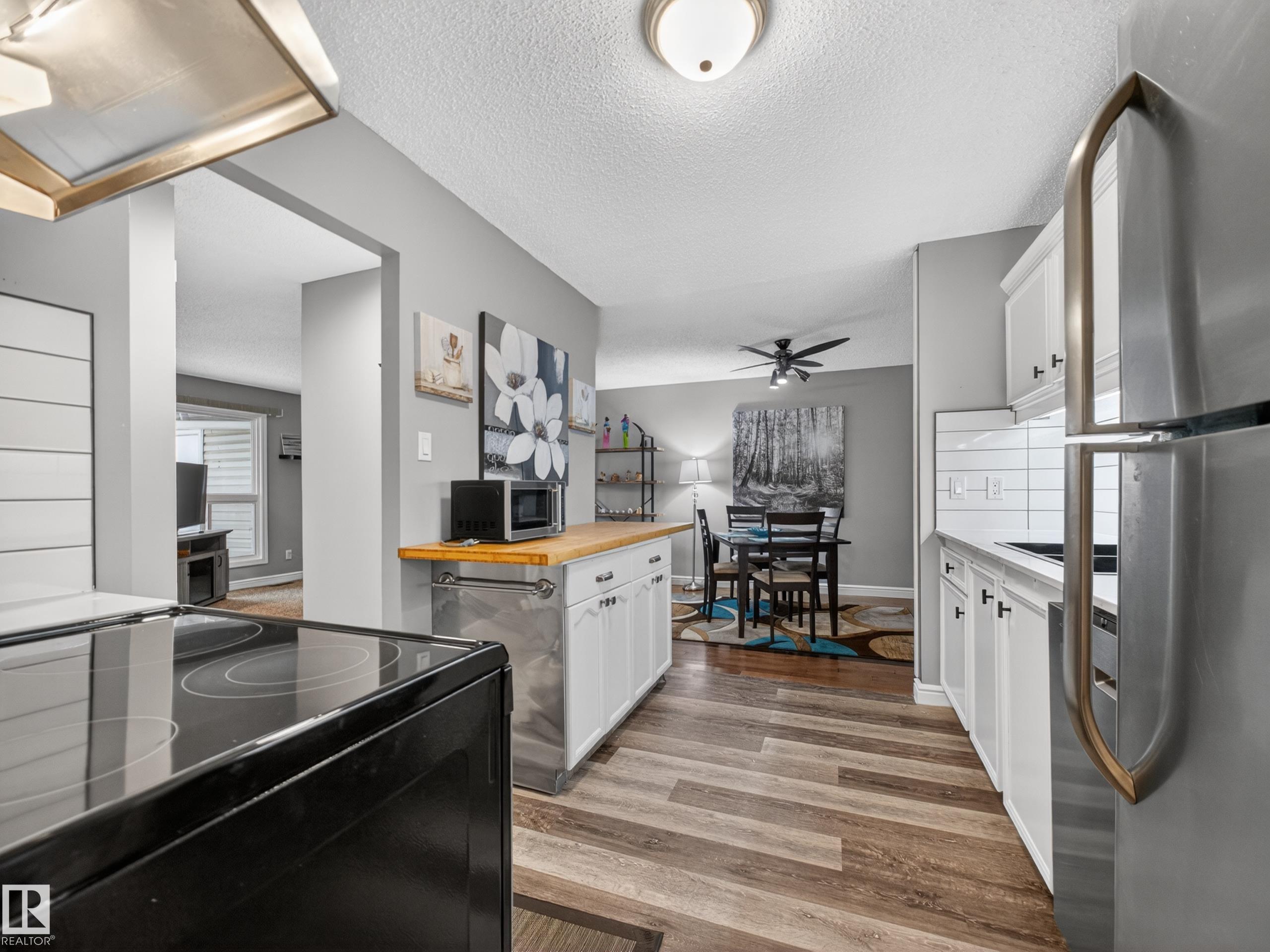 https://zimg.paragon.ice.com/ParagonImages/Property/PM/RAE/225401174/6/0/0/3256b921f6e9720d472f049a95fd0845/1/015e5952aeefcf4f4ba2a063d7ab8b26/225401174-452de7cf-7a08-486b-99bb-134487825eff.JPG