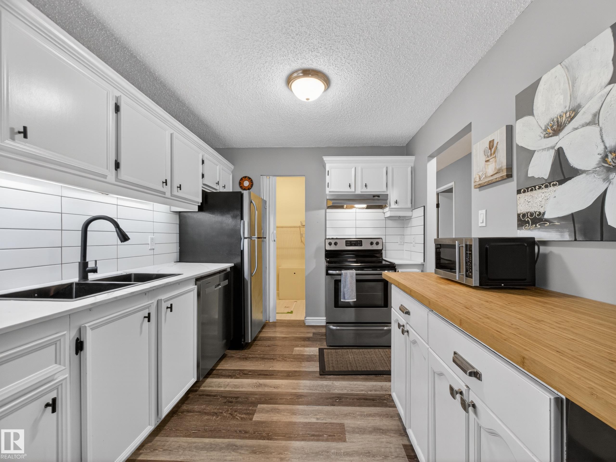 https://zimg.paragon.ice.com/ParagonImages/Property/PM/RAE/225401174/7/0/0/44bf3ce125ea4c79dd36a91a83a83fbf/1/015e5952aeefcf4f4ba2a063d7ab8b26/225401174-4e7a25f6-0c5f-4e99-ac9a-35396471bfe6.JPG