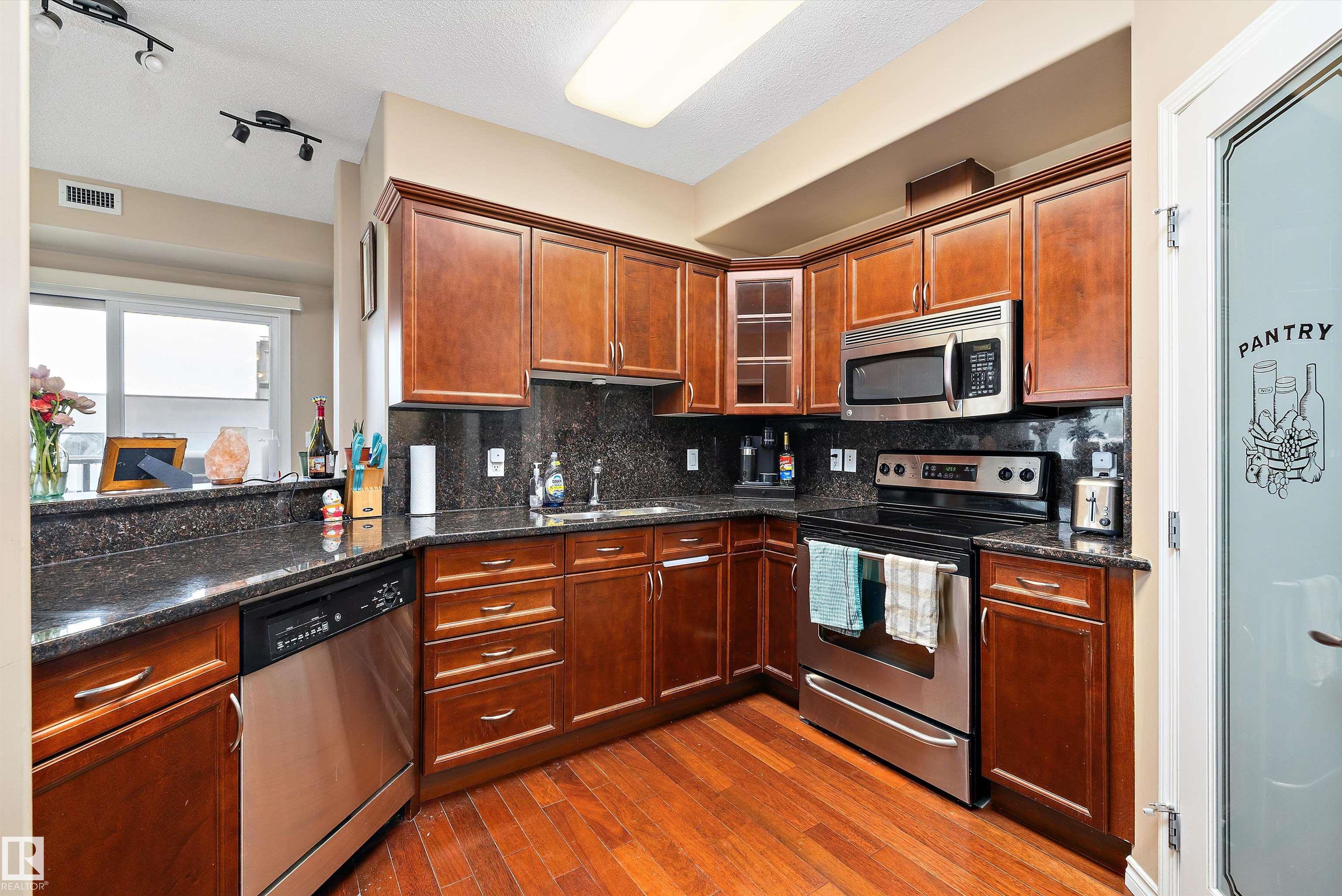 904 - 9707 106 Street NW, Downtown, Edmonton