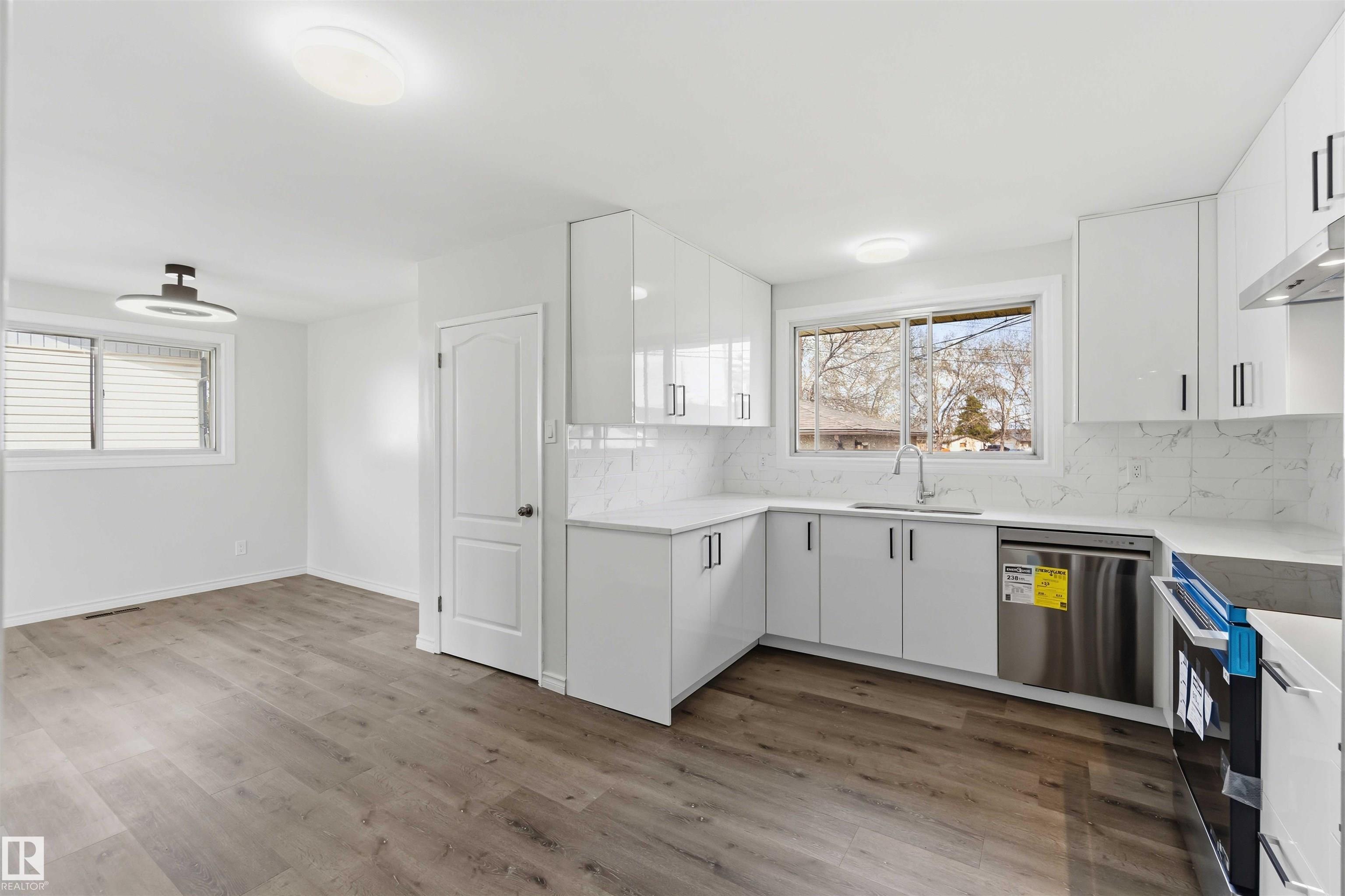 https://zimg.paragon.ice.com/ParagonImages/Property/PM/RAE/225401178/14/0/0/34862907185fdf21aa91863d13e03824/1/945ff33046c20464e0bf84aa9402d1c3/225401178-4ba17ce0-0e01-44eb-bea3-2bbfa5dd657e.JPG