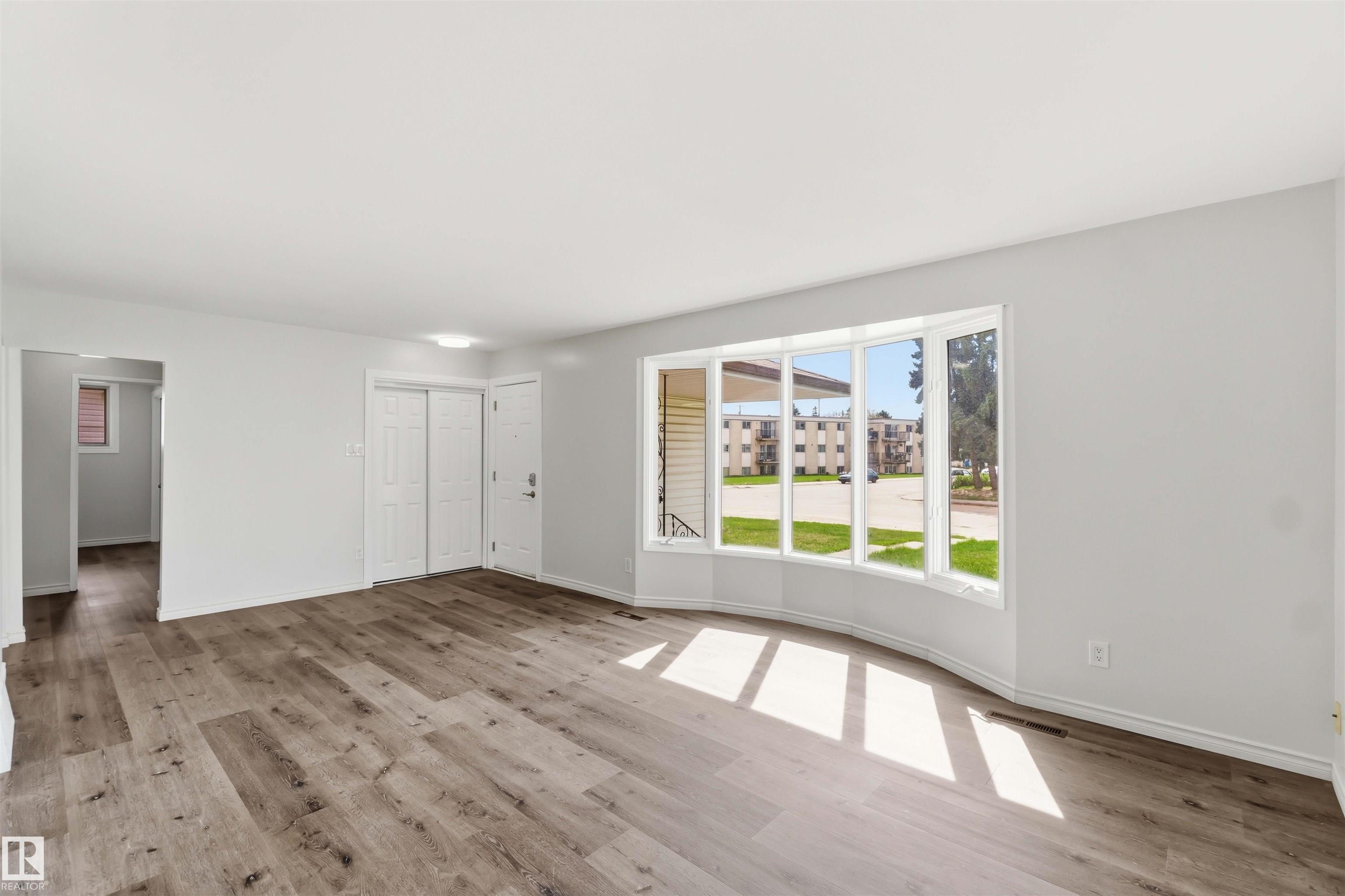 https://zimg.paragon.ice.com/ParagonImages/Property/PM/RAE/225401178/6/0/0/352f2a00c15269b83e07247465934677/1/945ff33046c20464e0bf84aa9402d1c3/225401178-7395a14c-8366-4a2d-be33-c0f50d54b82b.JPG