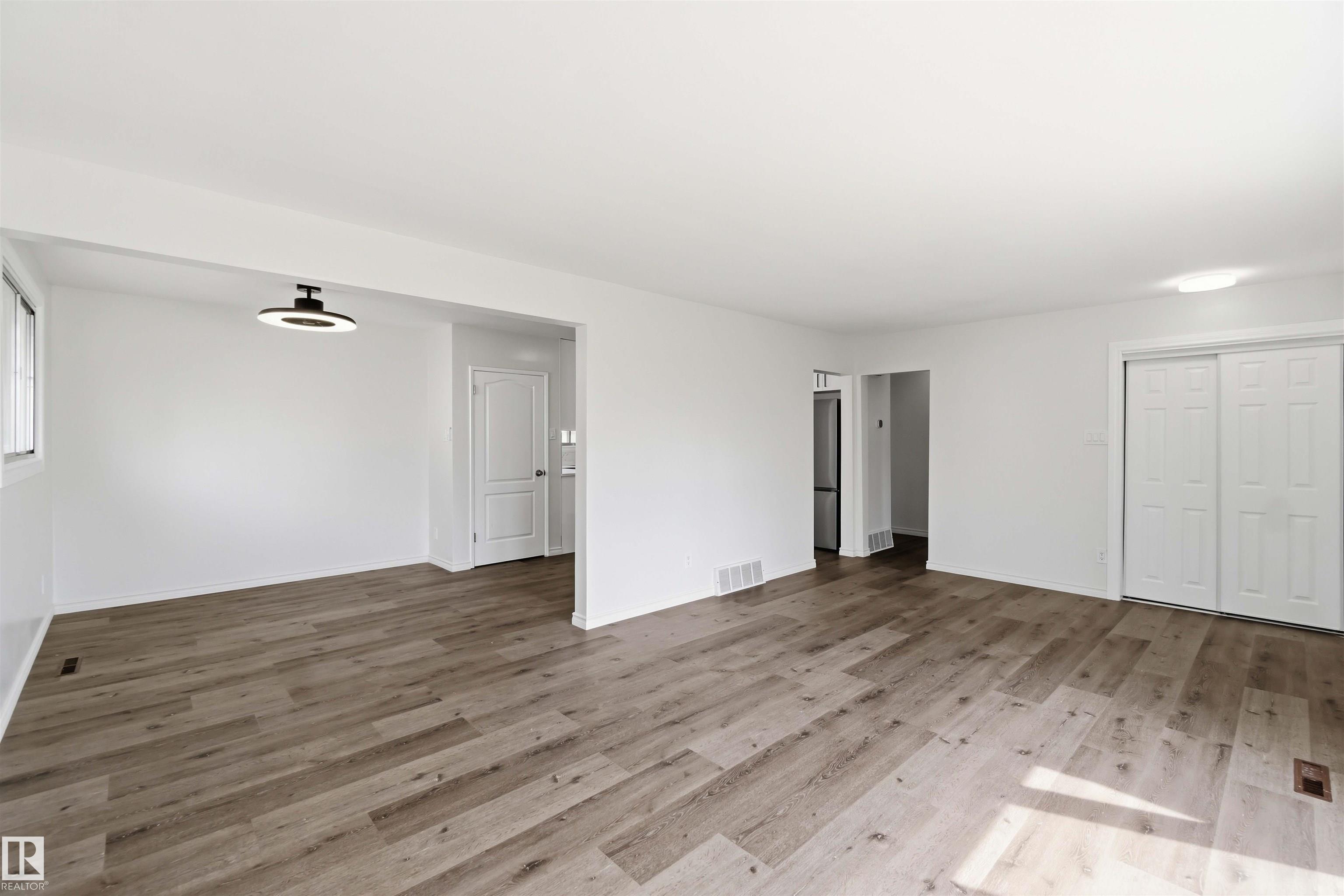 https://zimg.paragon.ice.com/ParagonImages/Property/PM/RAE/225401178/8/0/0/f34586ad4457bec51b9c481348eb312b/1/945ff33046c20464e0bf84aa9402d1c3/225401178-c2b8a070-03aa-4f6c-8ffb-be6c2b538bc6.JPG